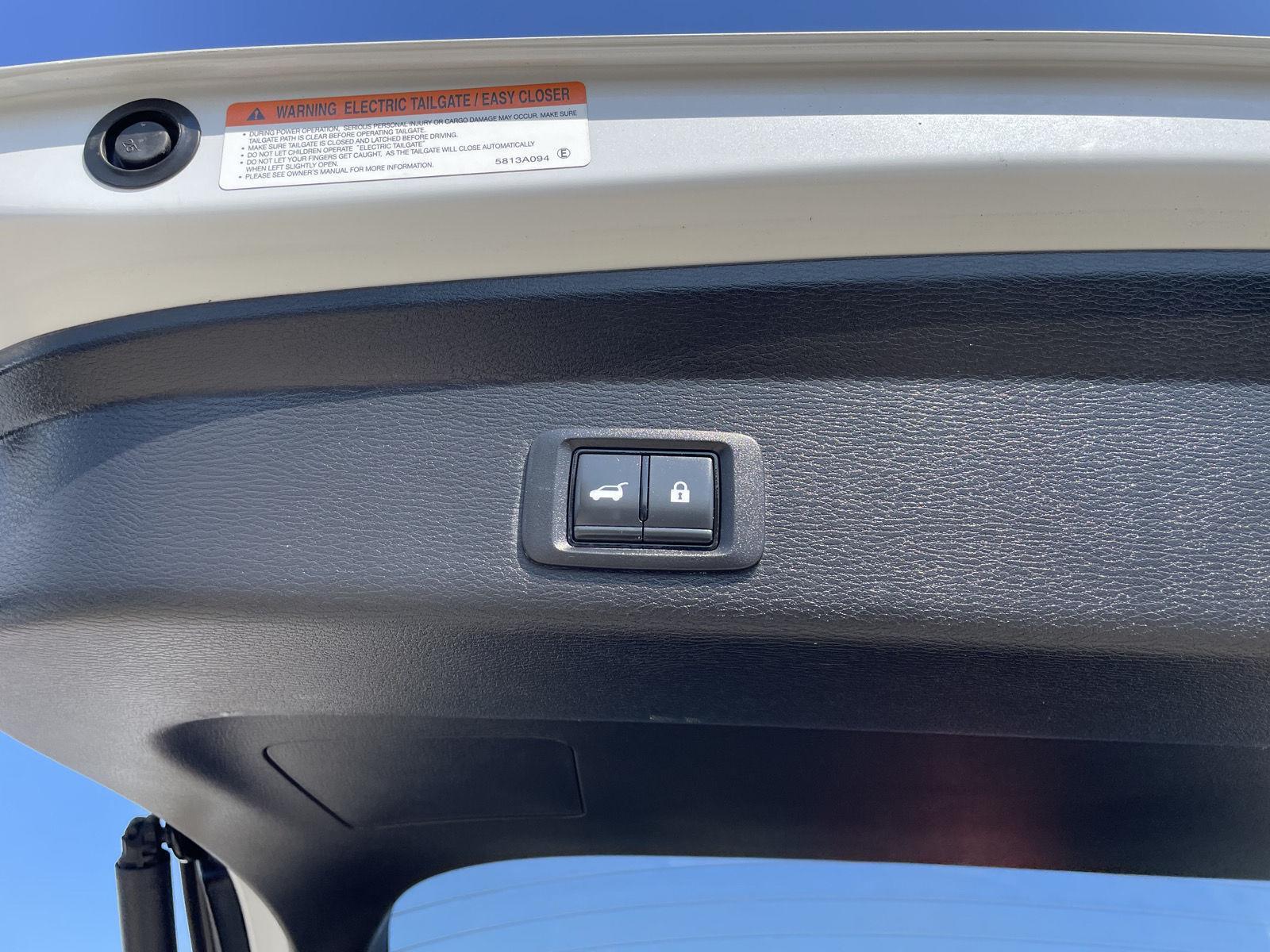 Vehicle photo 38