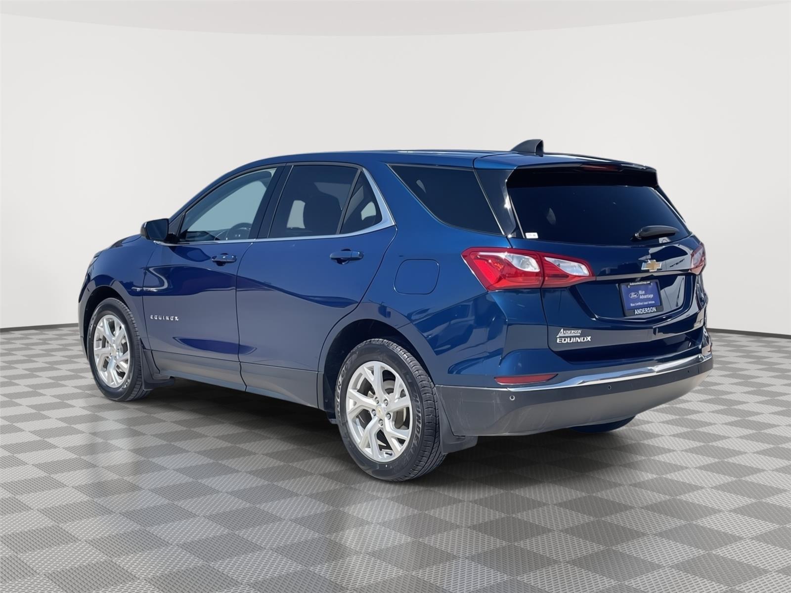 Vehicle photo 9