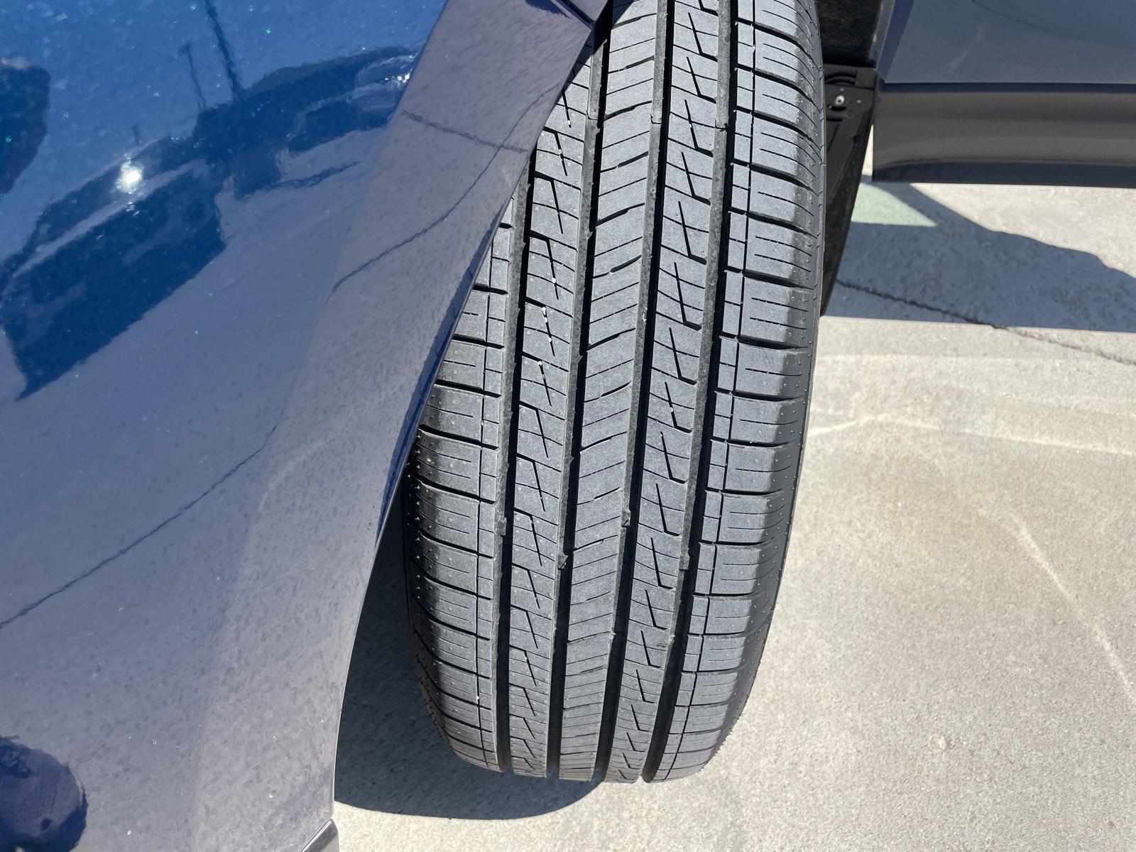 Vehicle photo 11