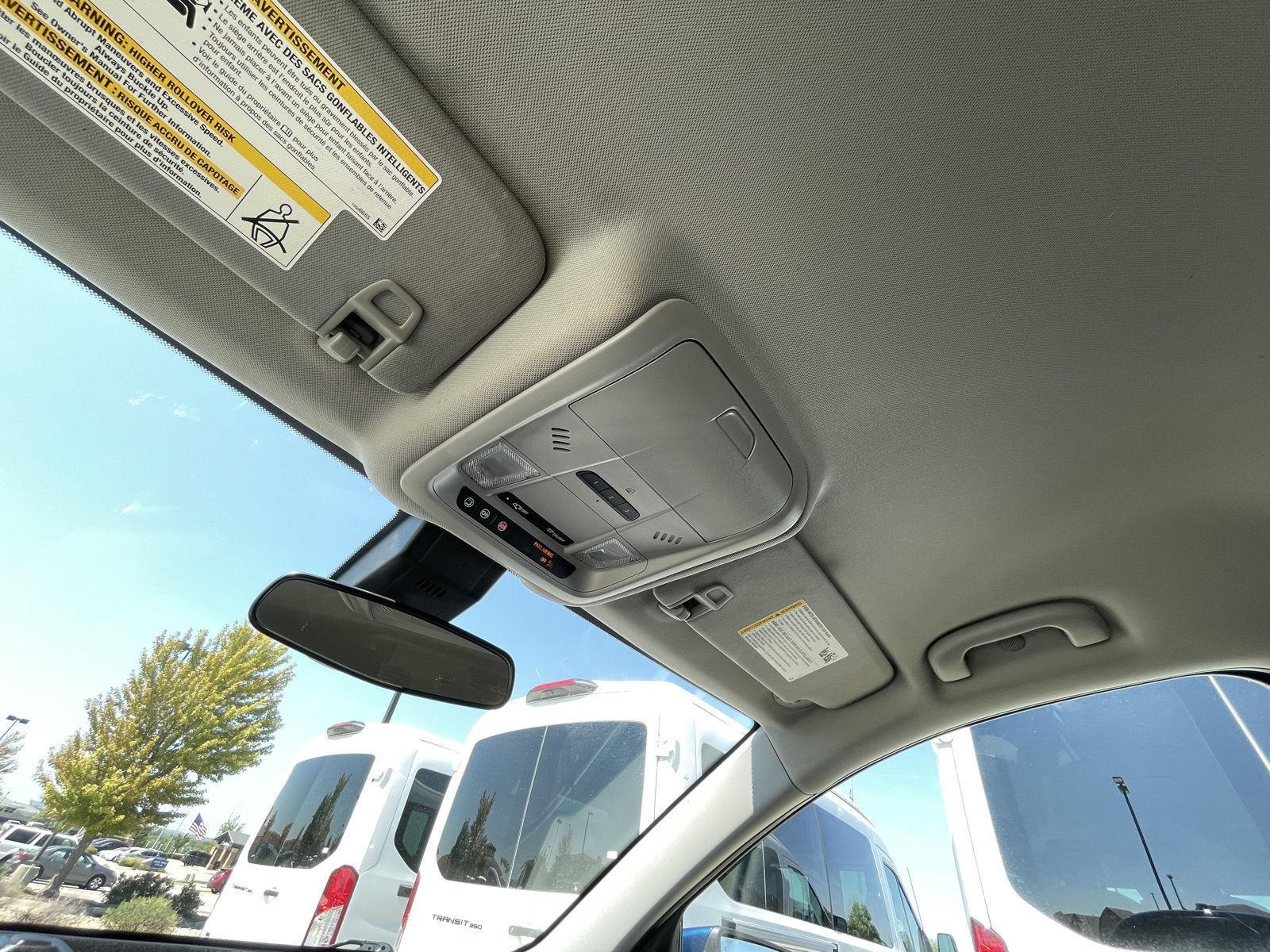Vehicle photo 21