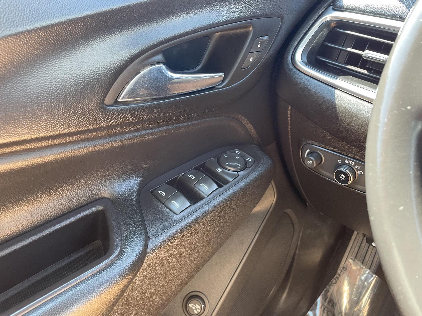 Vehicle photo 29