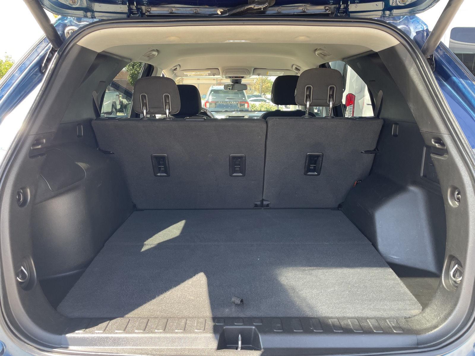 Vehicle photo 35