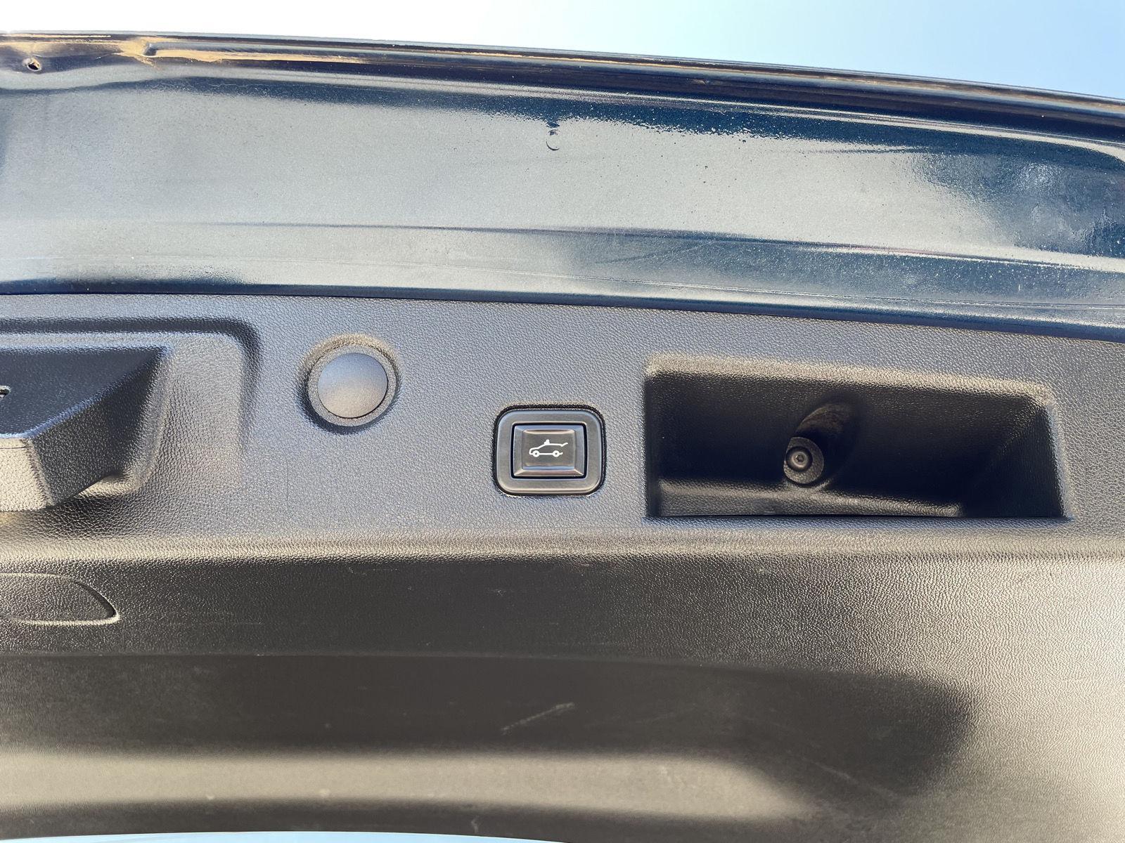 Vehicle photo 36