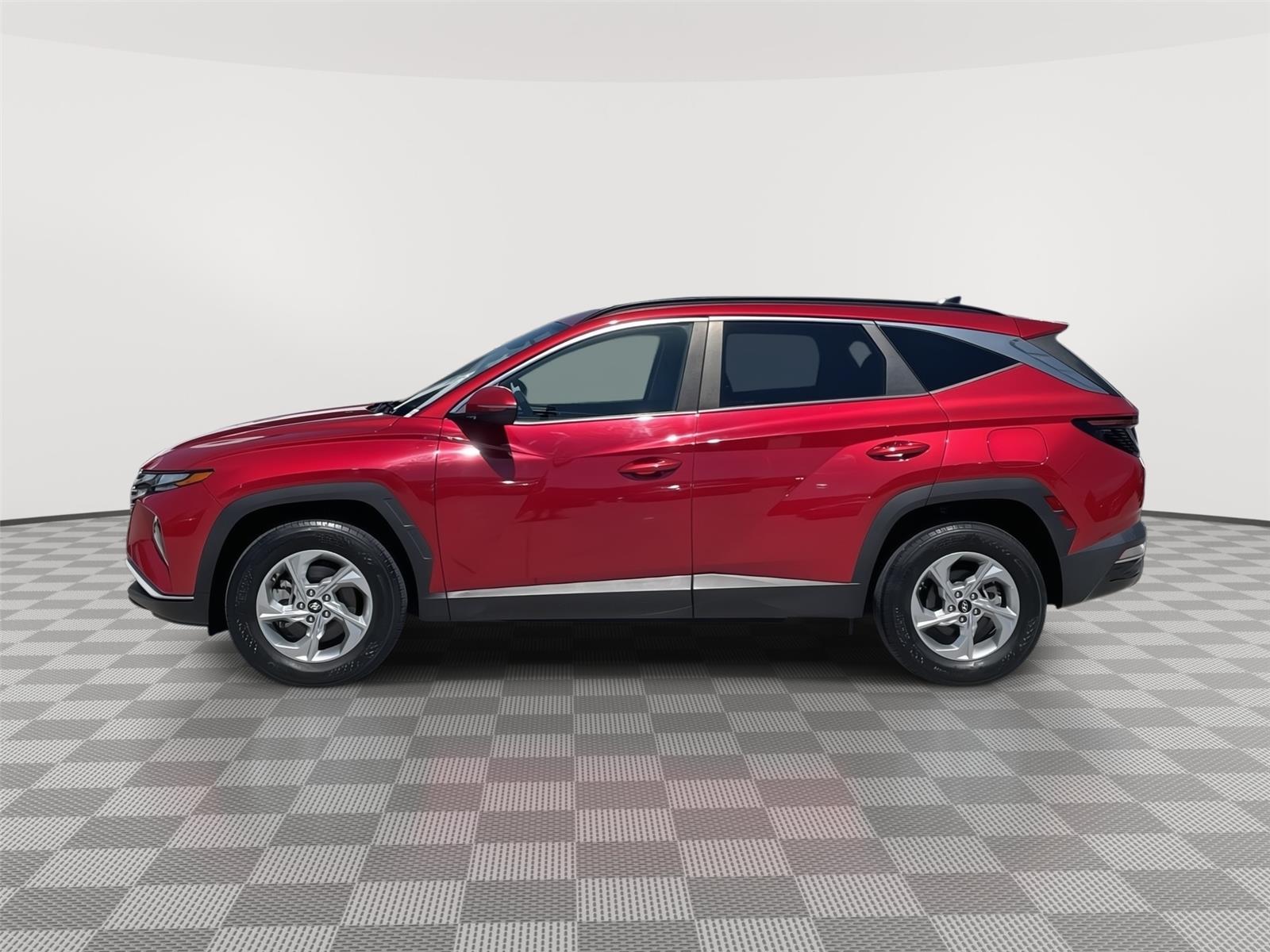 Vehicle photo 2
