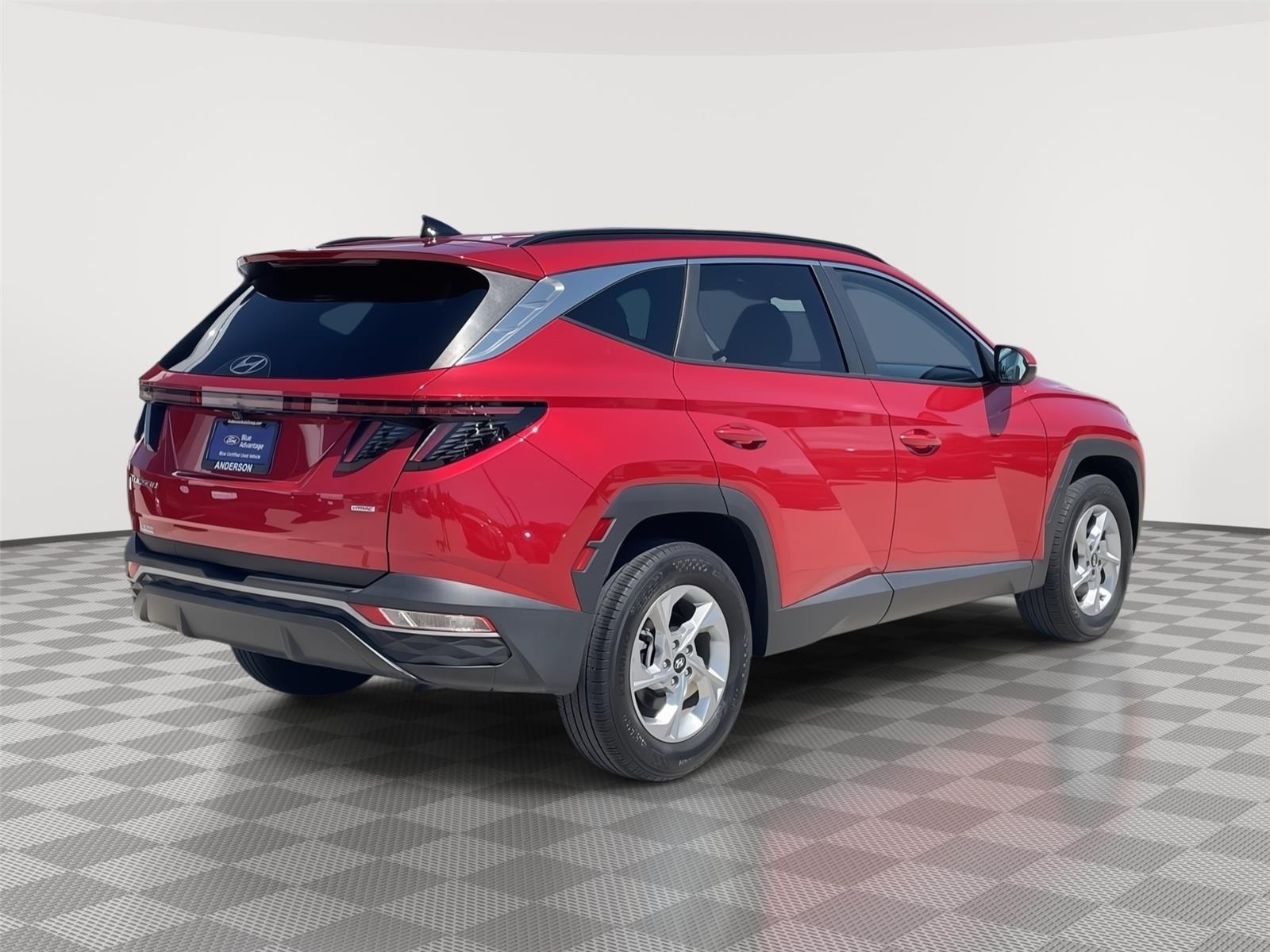 Vehicle photo 7