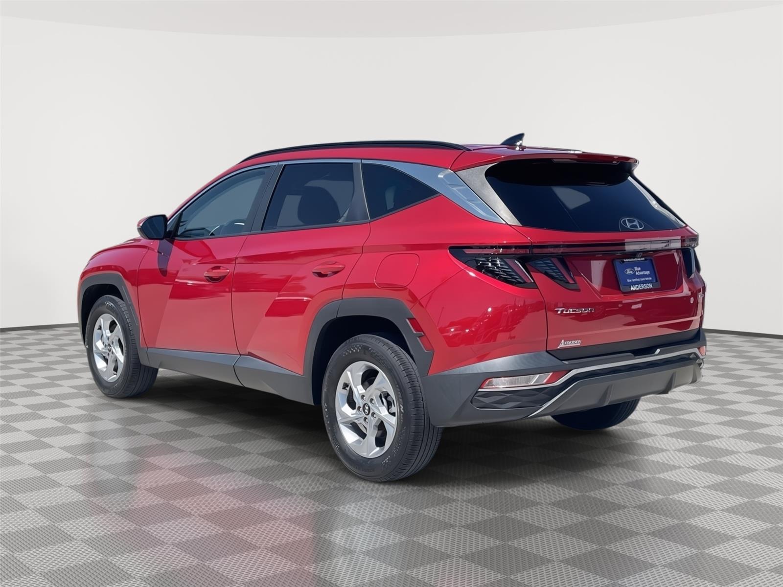 Vehicle photo 9