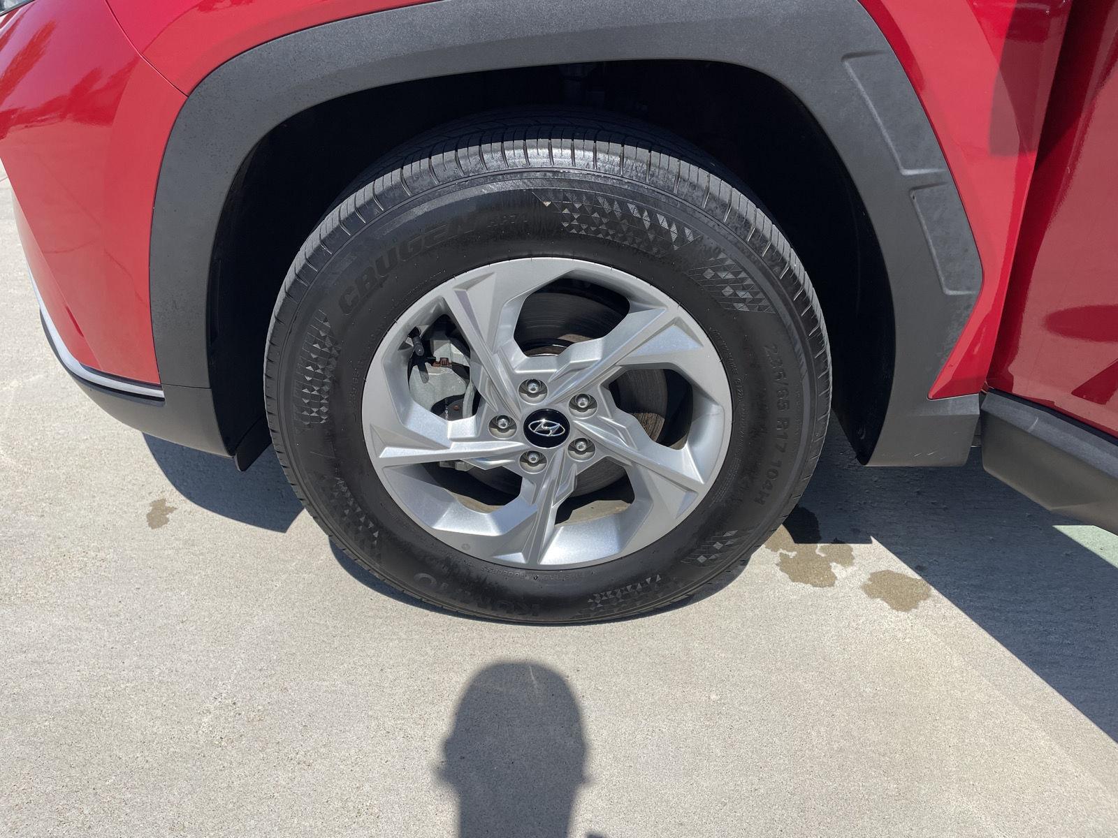 Vehicle photo 10