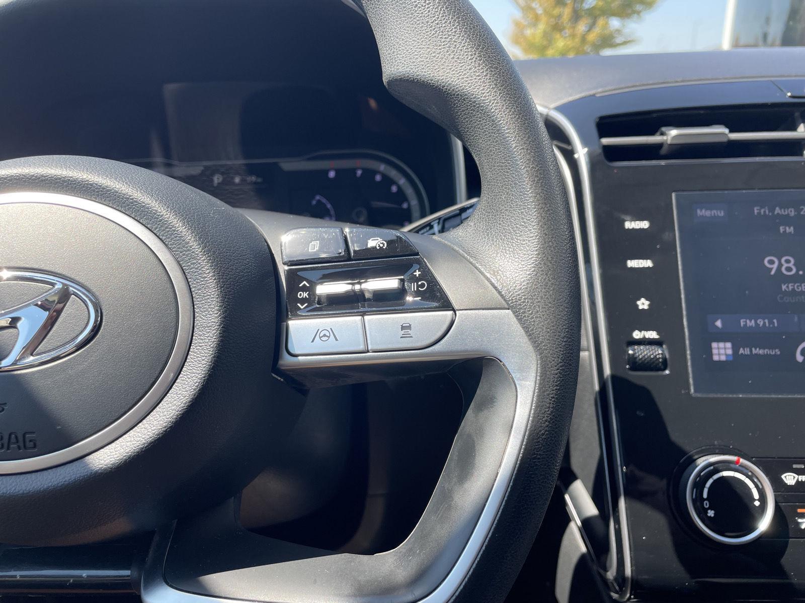 Vehicle photo 14