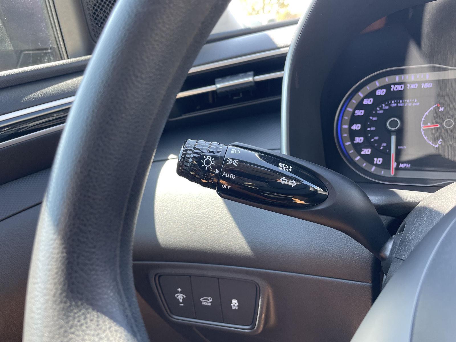 Vehicle photo 16
