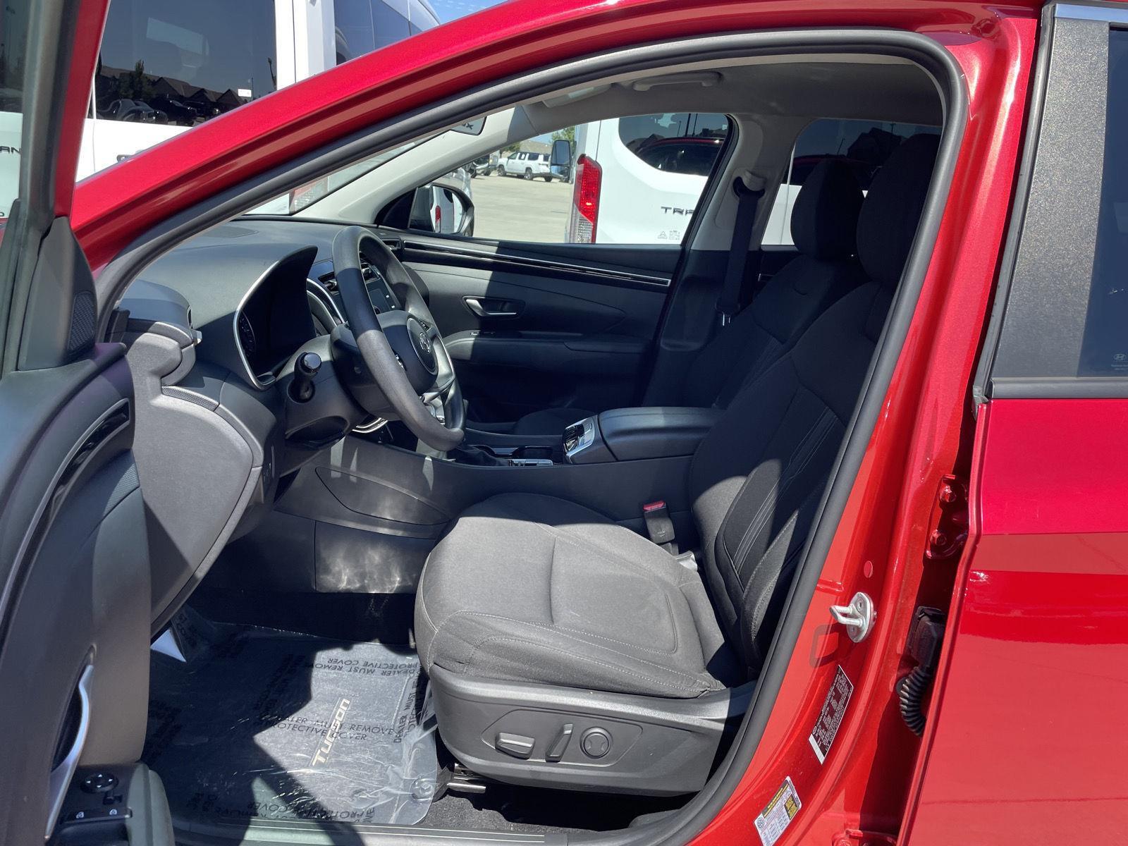 Vehicle photo 17