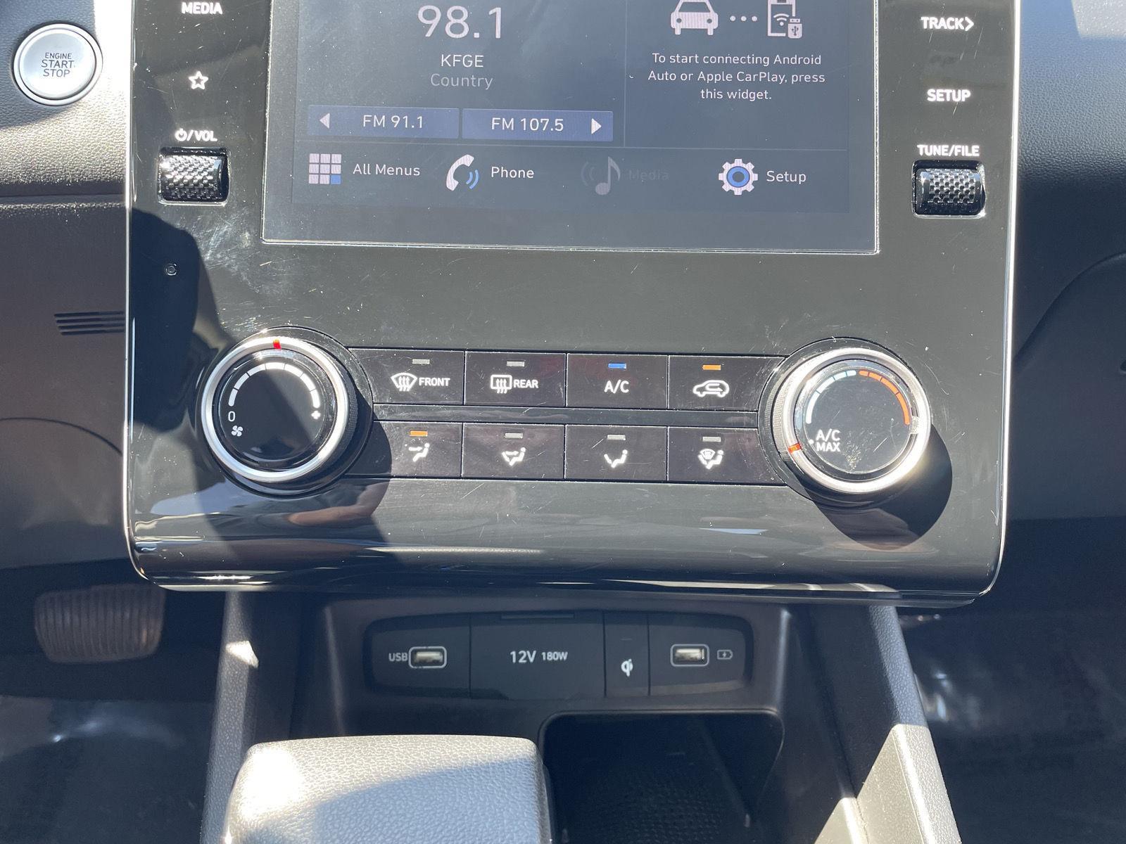 Vehicle photo 25