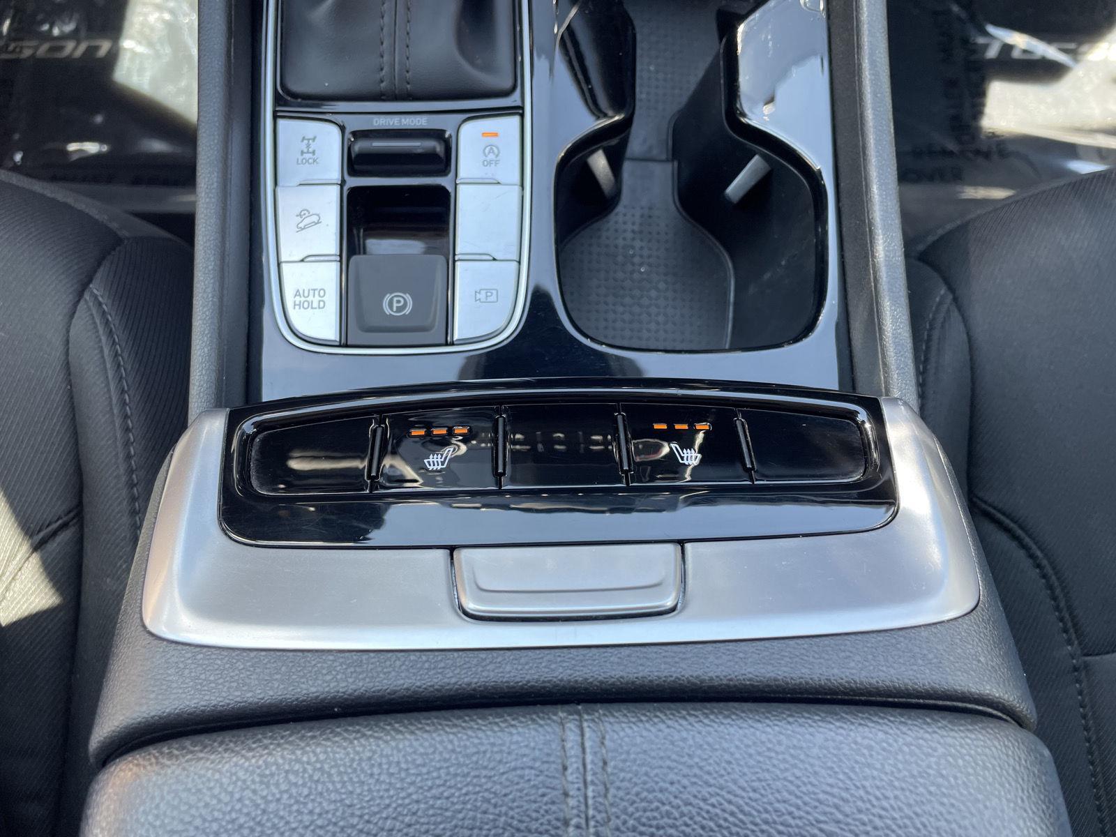 Vehicle photo 26