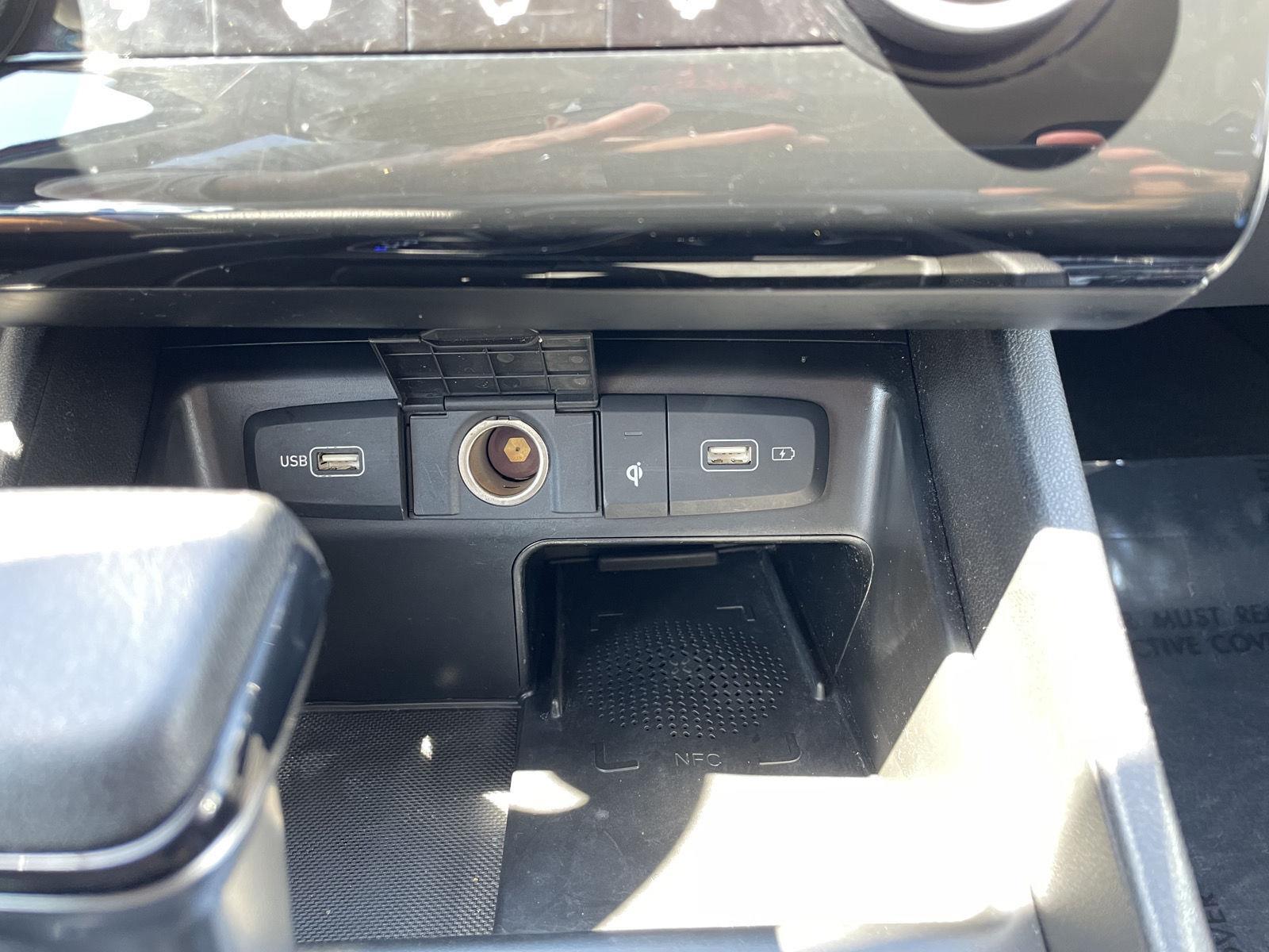 Vehicle photo 27