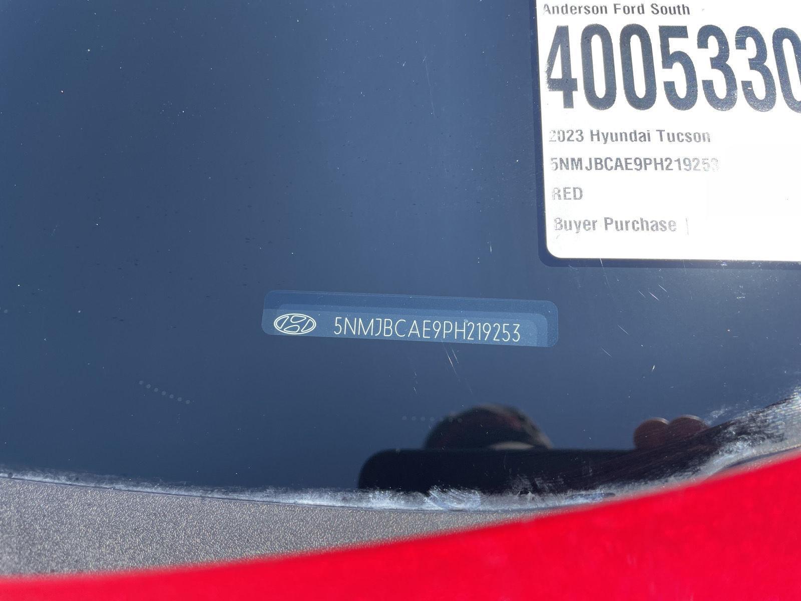 Vehicle photo 32