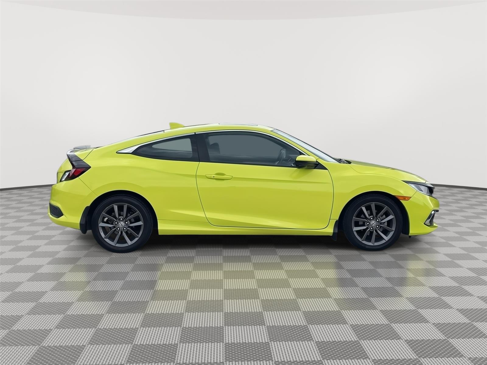 Vehicle photo 6