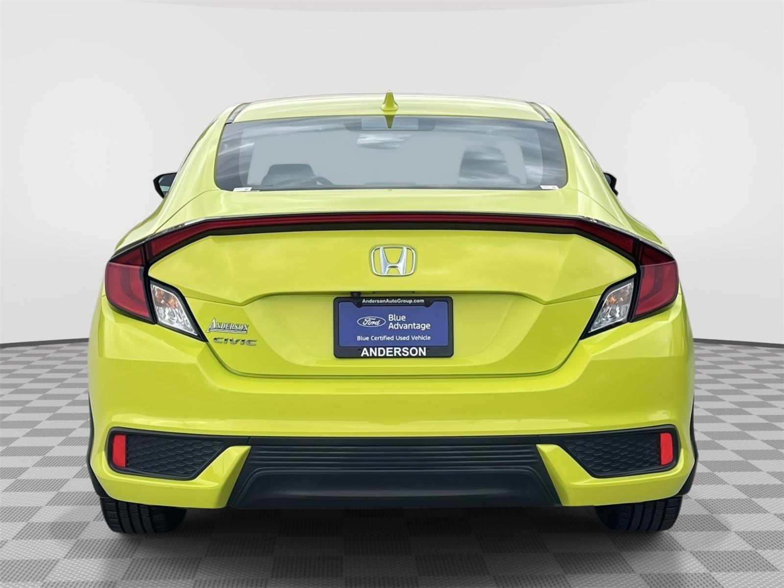 Vehicle photo 8