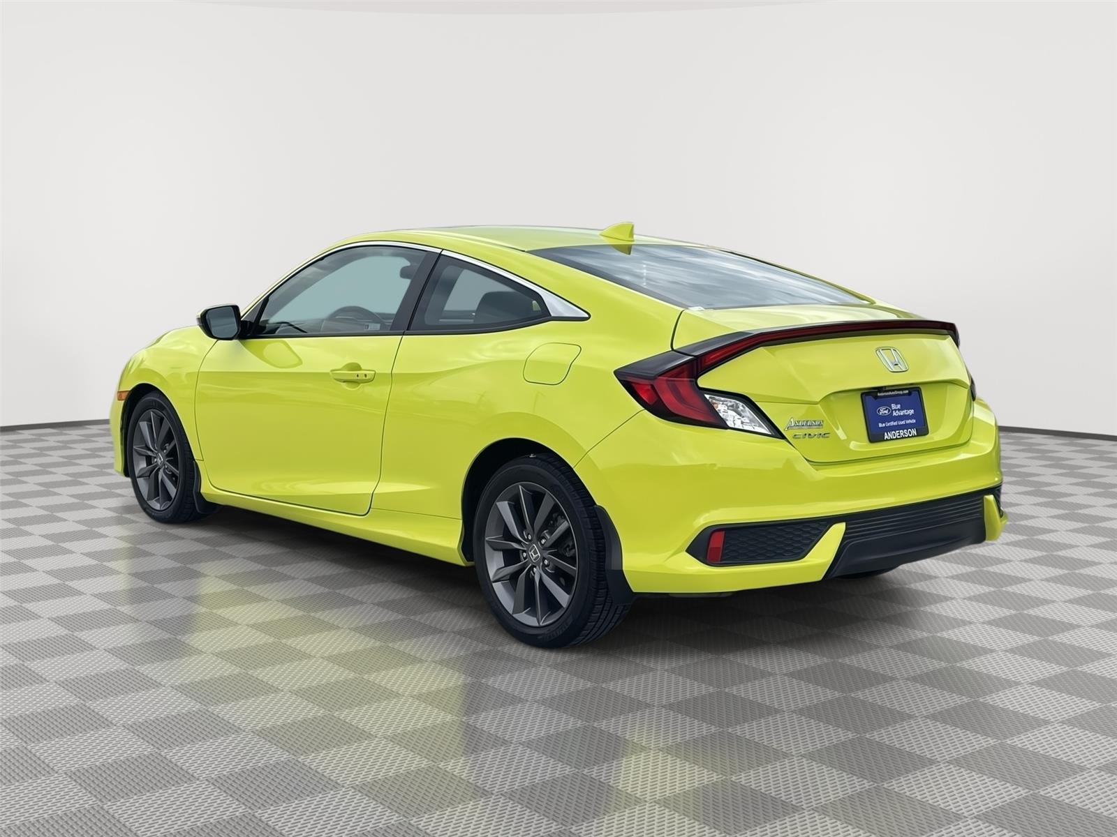Vehicle photo 9