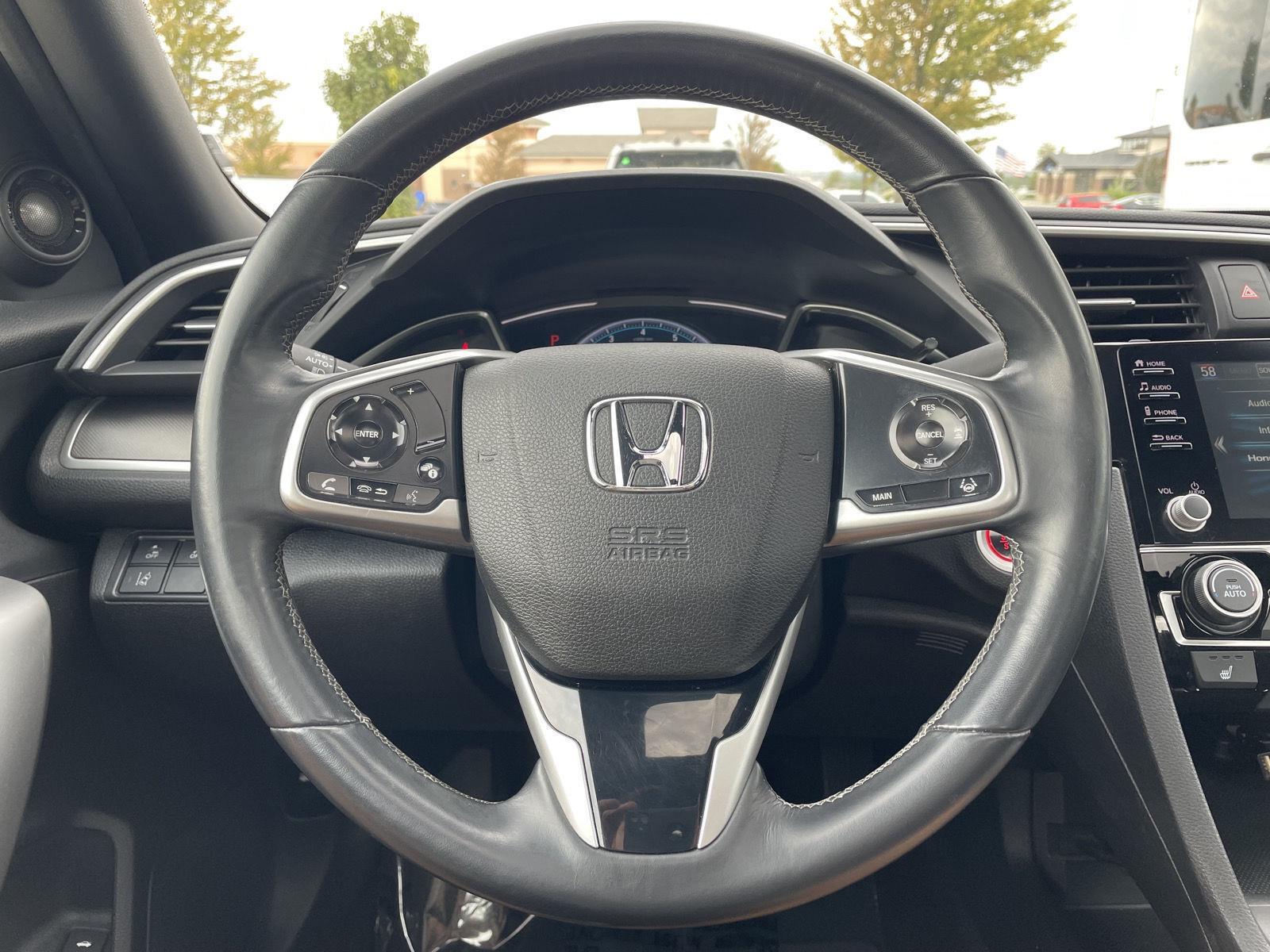 Vehicle photo 12