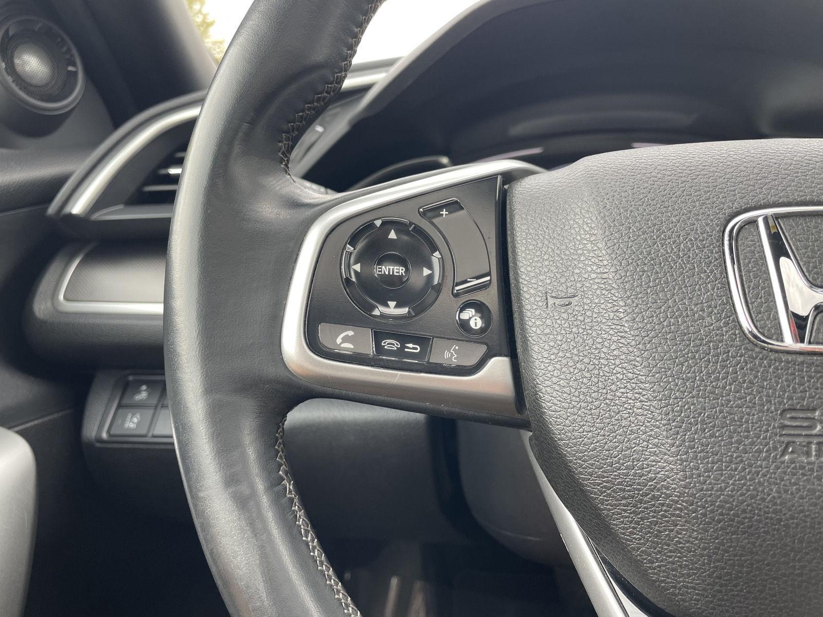 Vehicle photo 13
