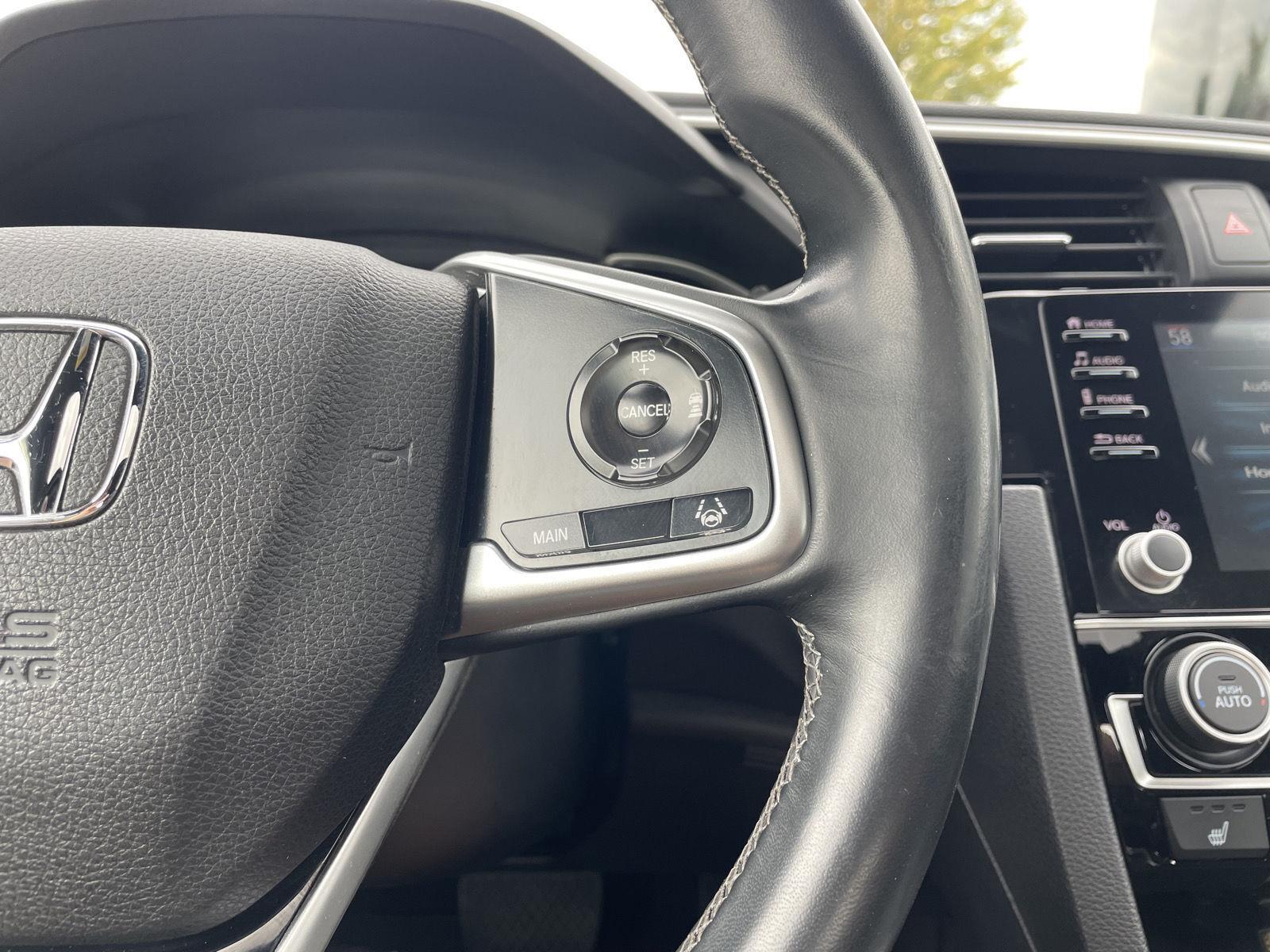 Vehicle photo 14