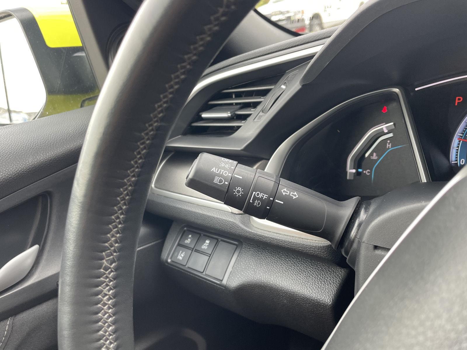 Vehicle photo 16