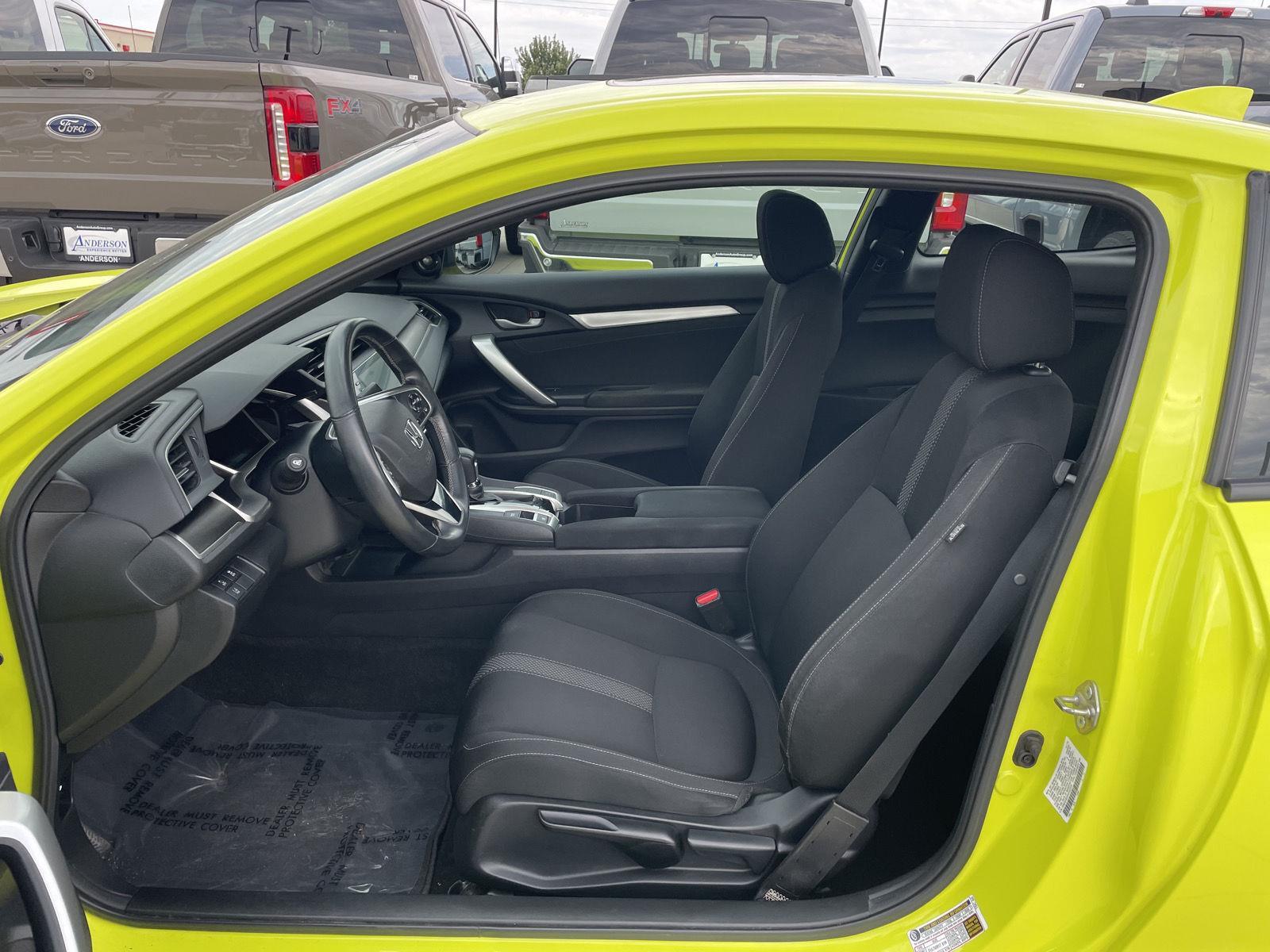Vehicle photo 17