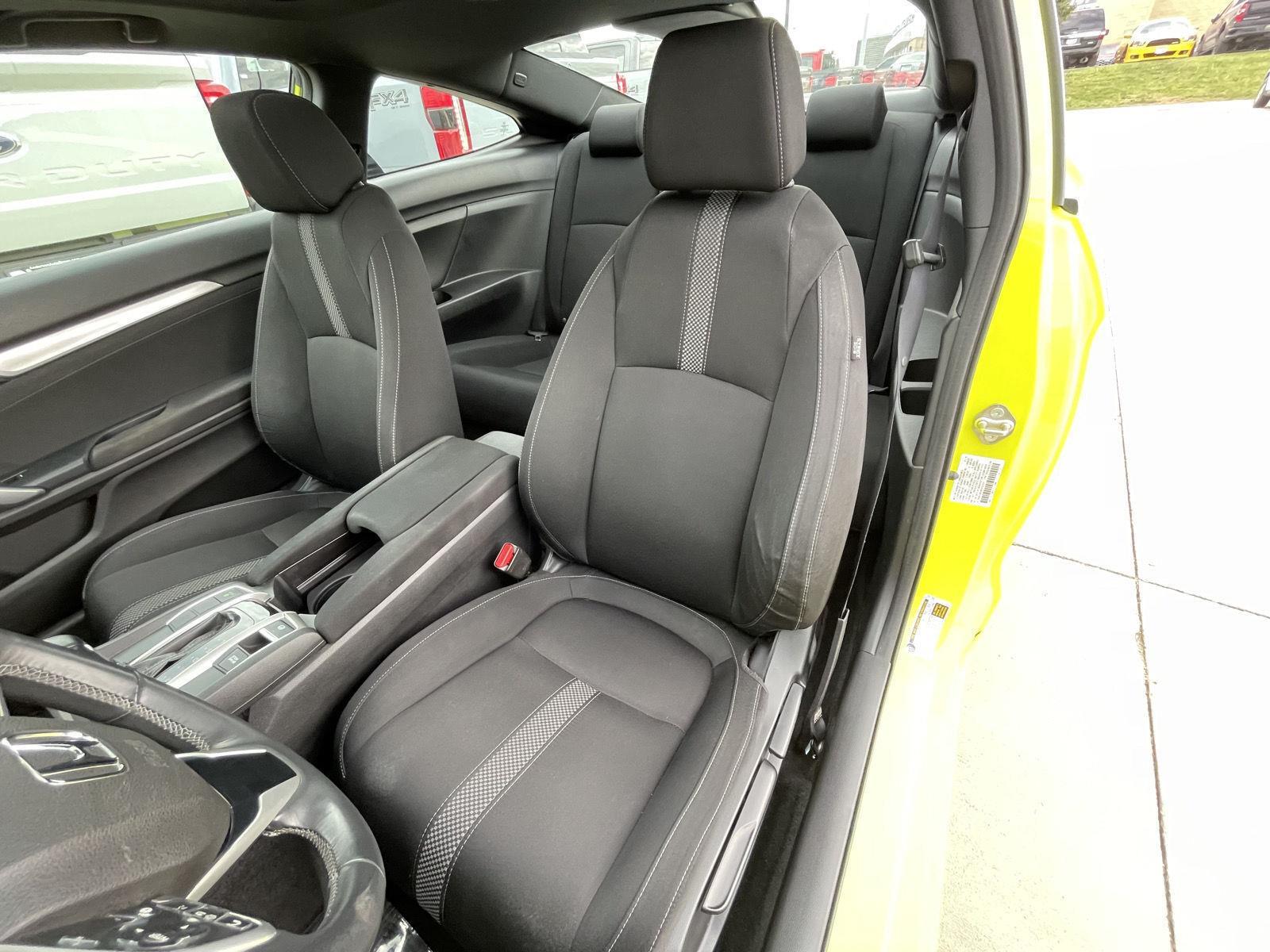 Vehicle photo 18