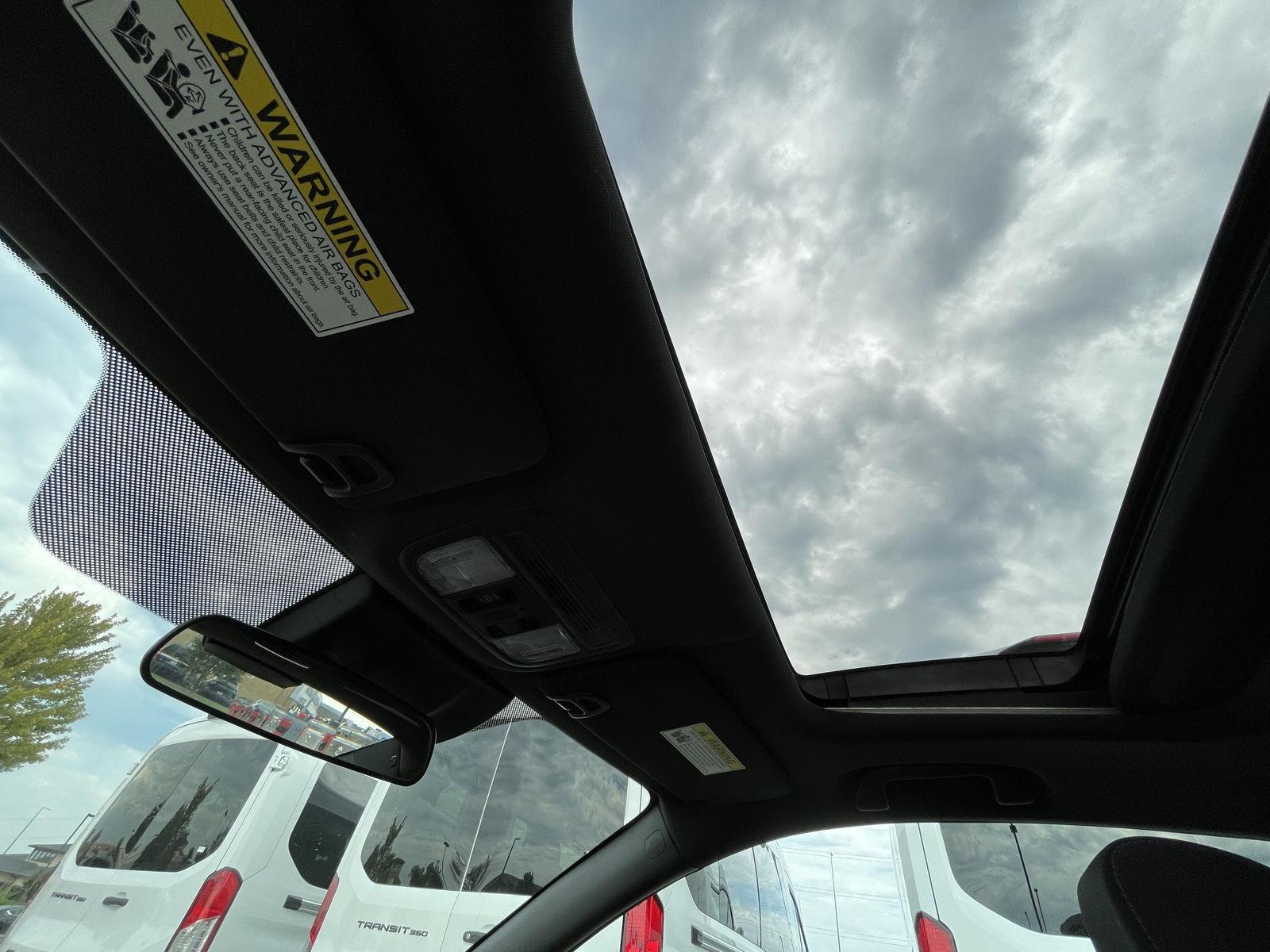 Vehicle photo 21