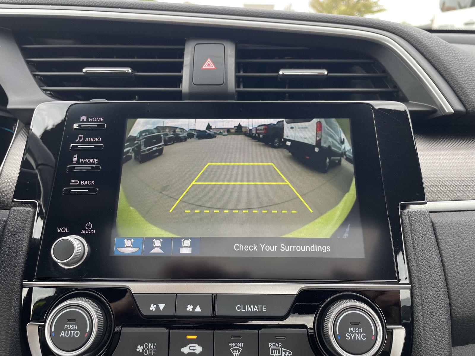 Vehicle photo 23