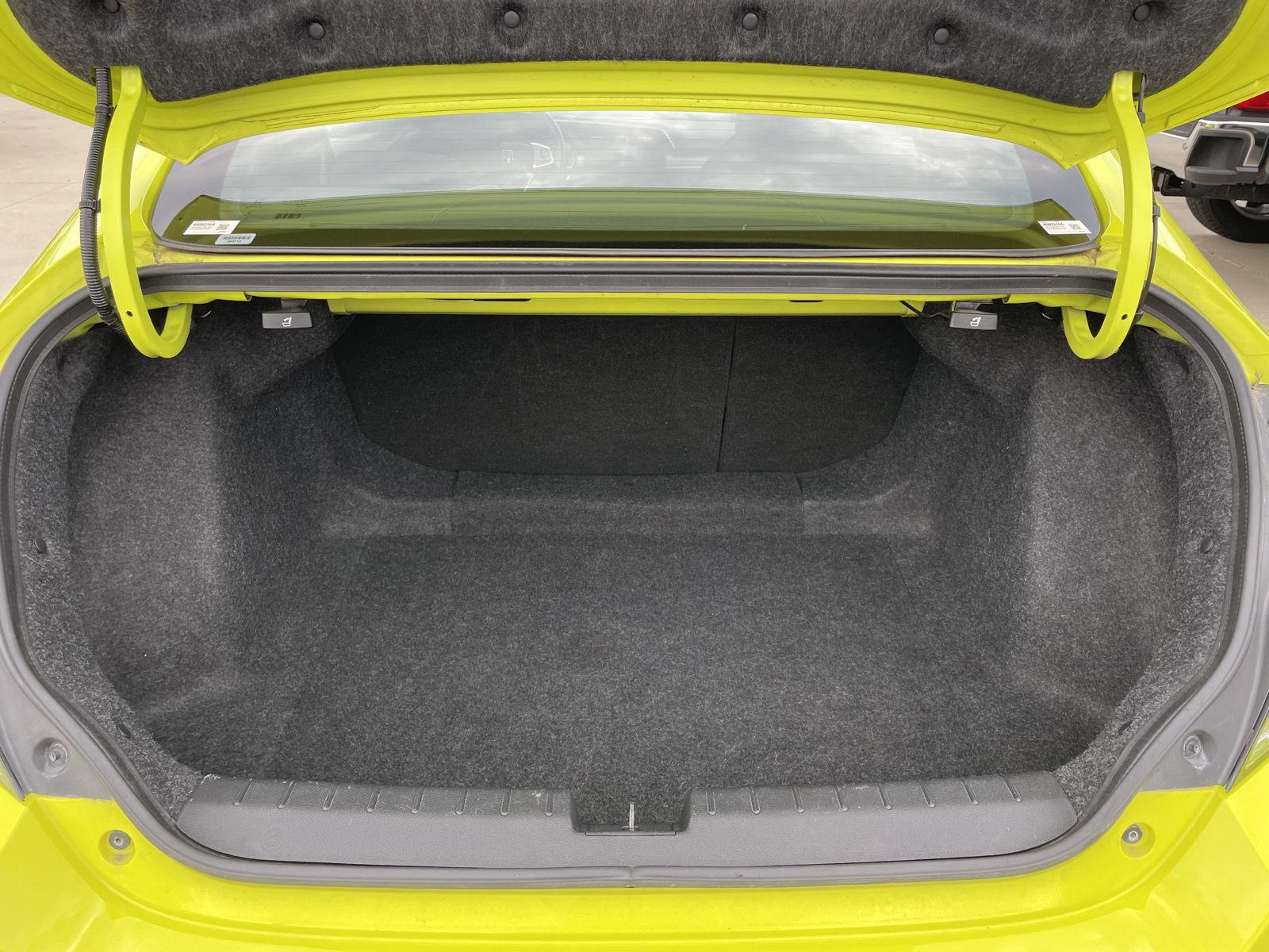 Vehicle photo 33