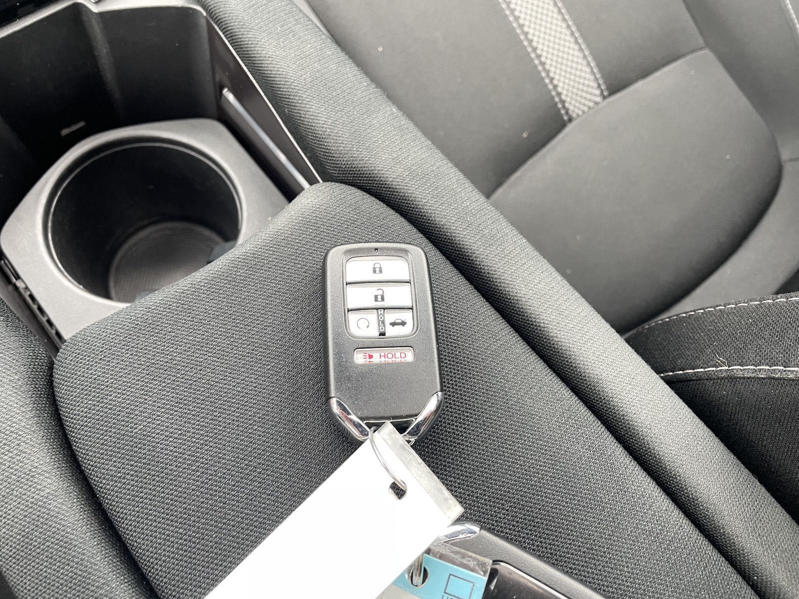 Vehicle photo 35