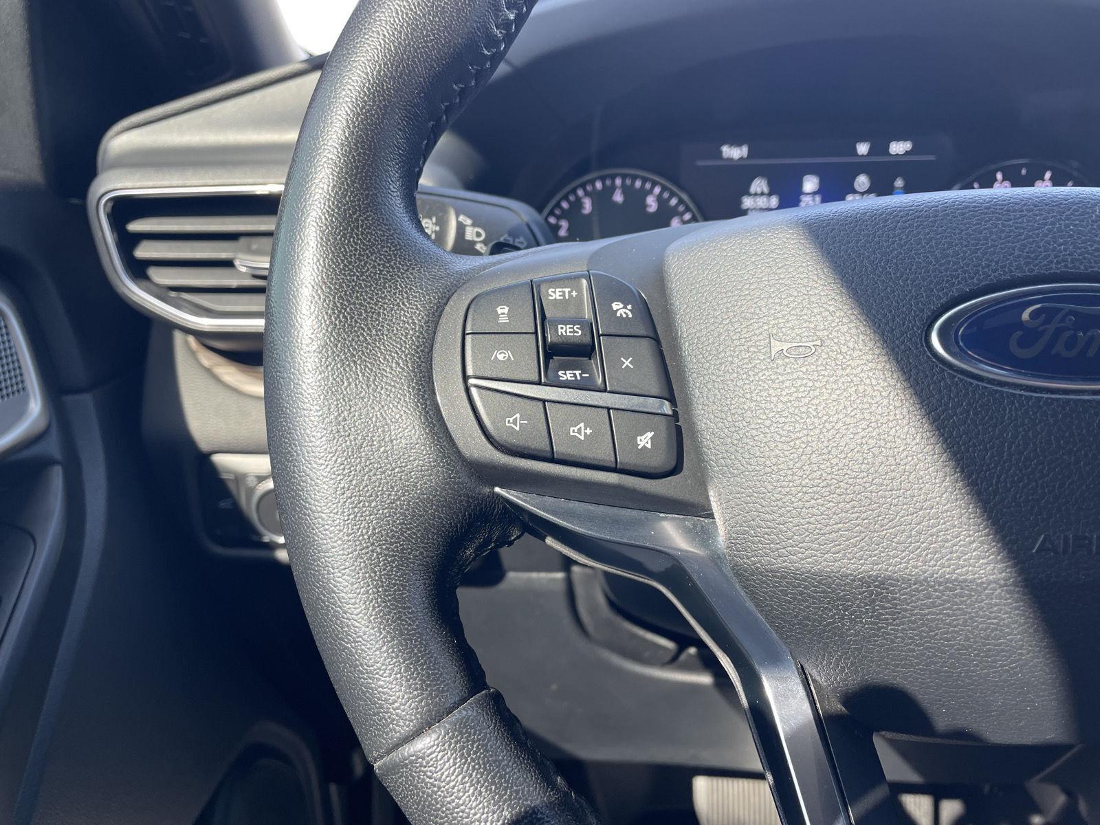 Vehicle photo 13