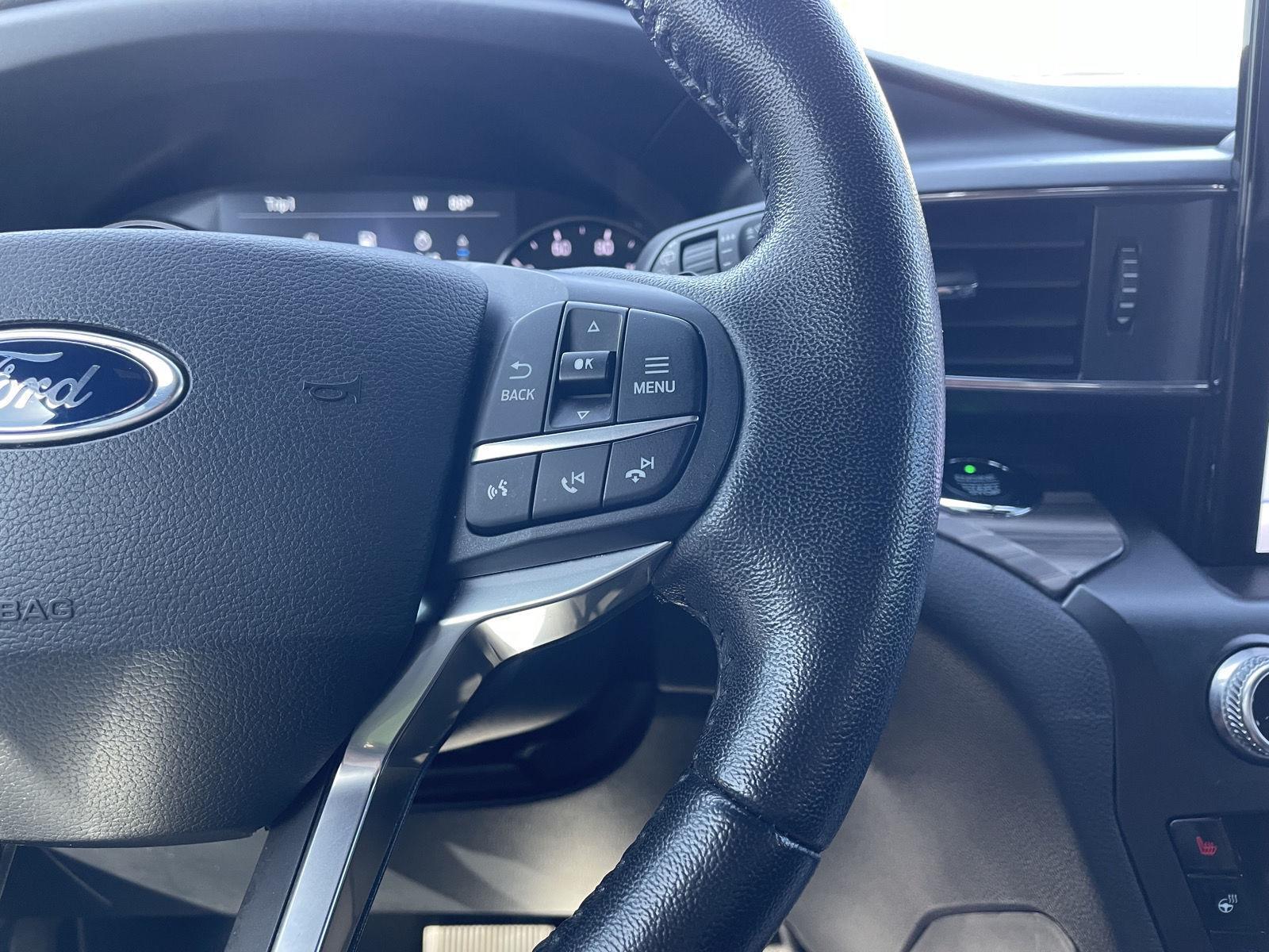 Vehicle photo 14