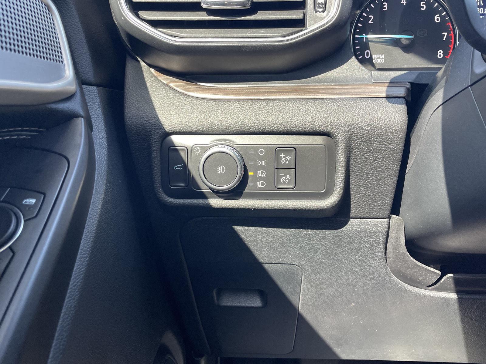 Vehicle photo 16