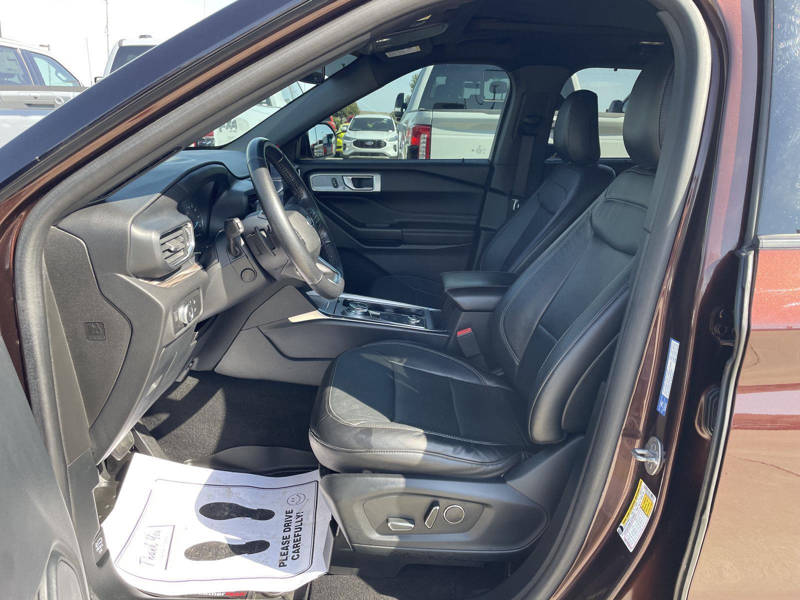 Vehicle photo 17
