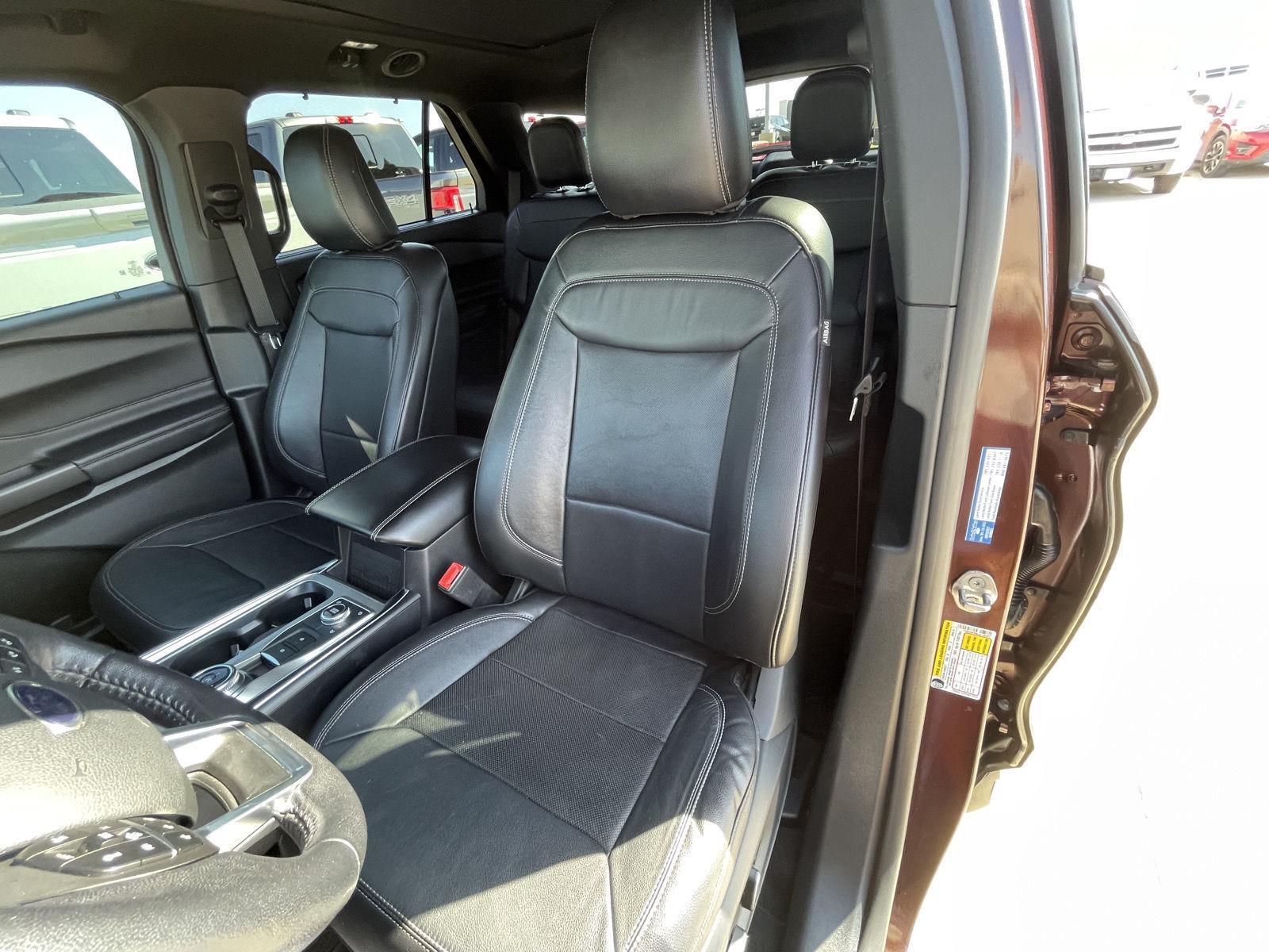 Vehicle photo 18