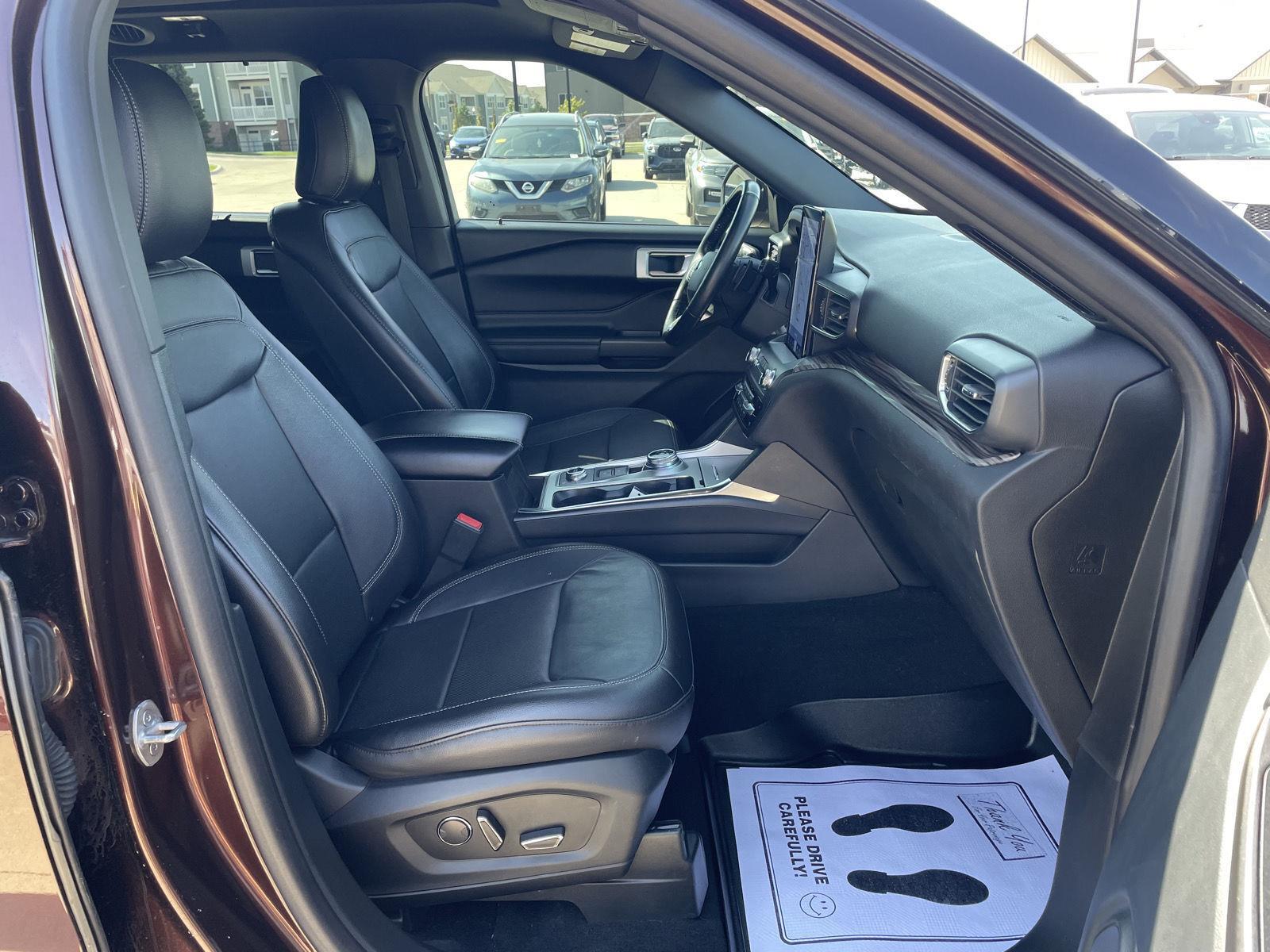 Vehicle photo 19