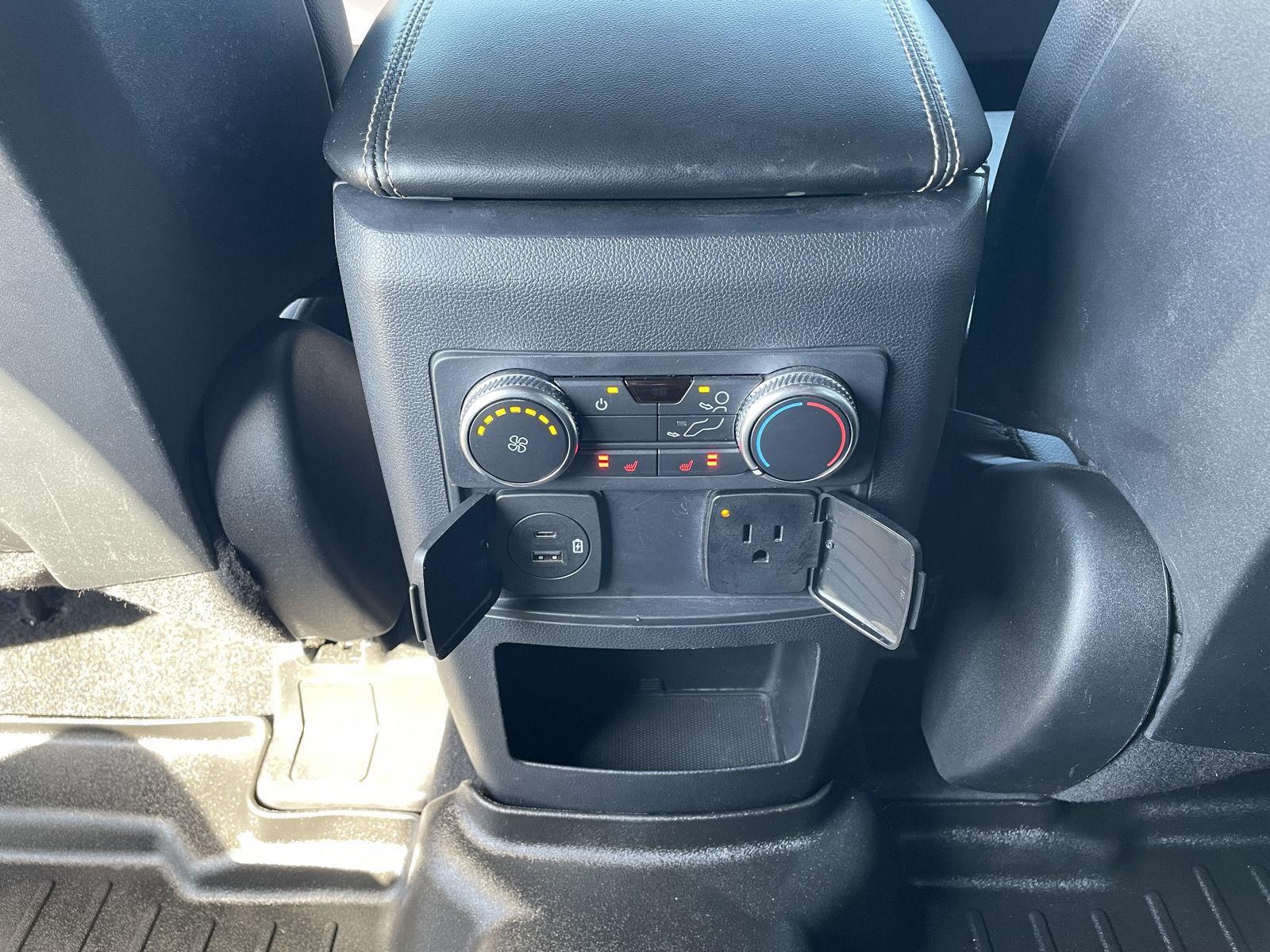 Vehicle photo 21