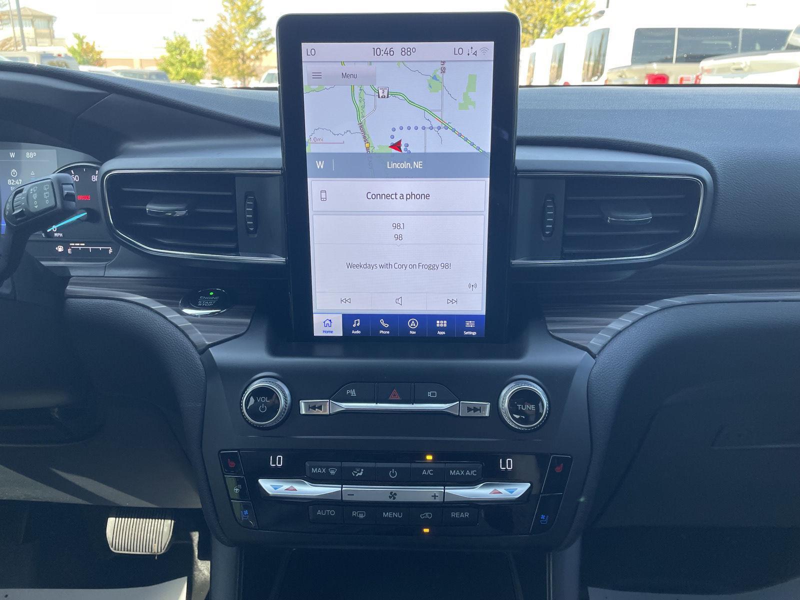 Vehicle photo 24