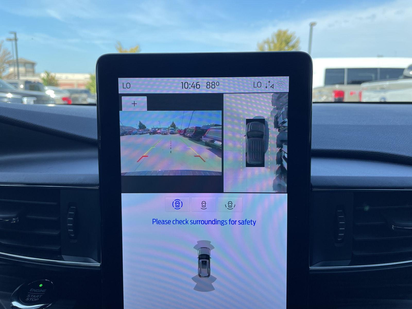 Vehicle photo 25