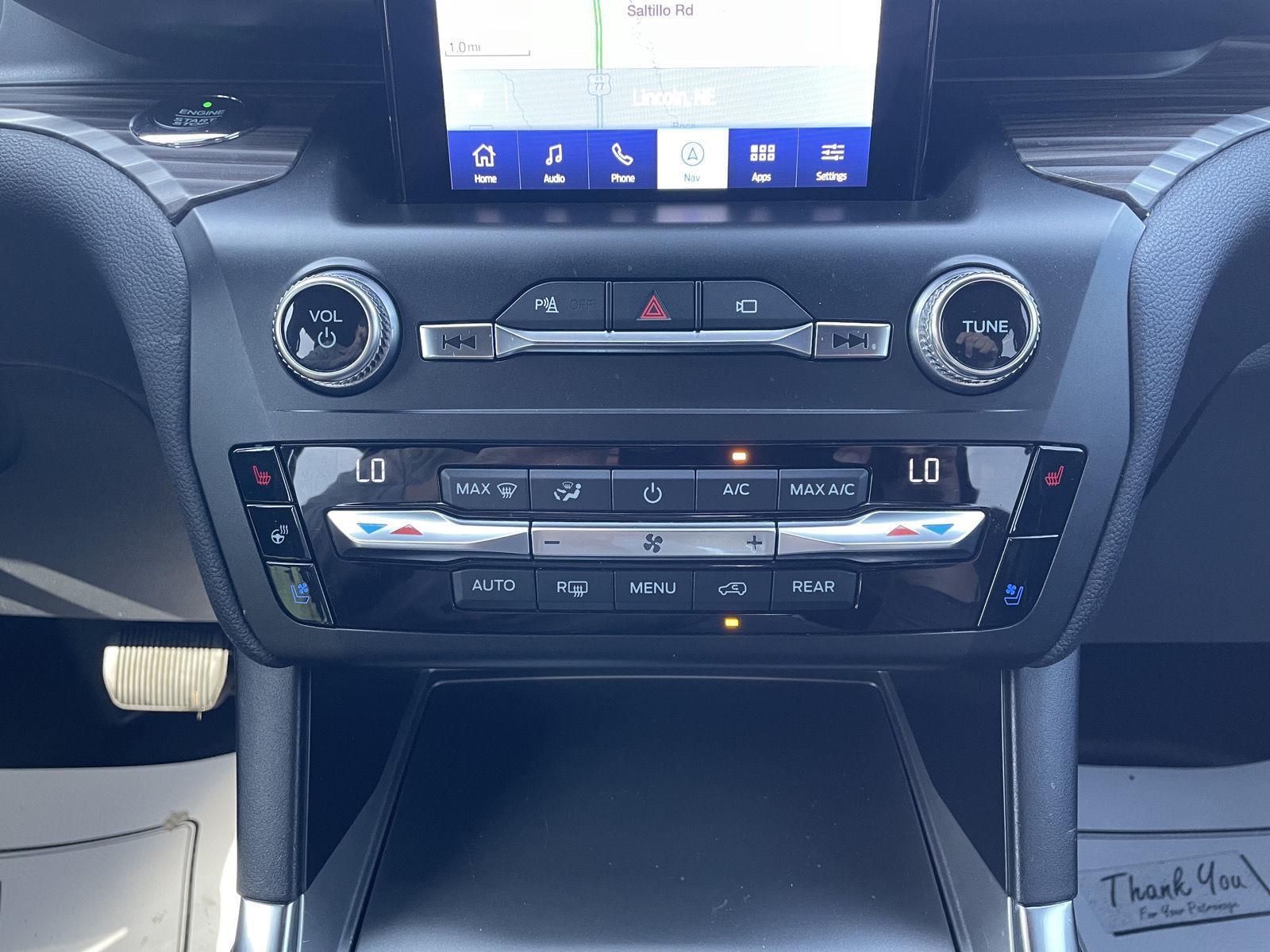 Vehicle photo 29