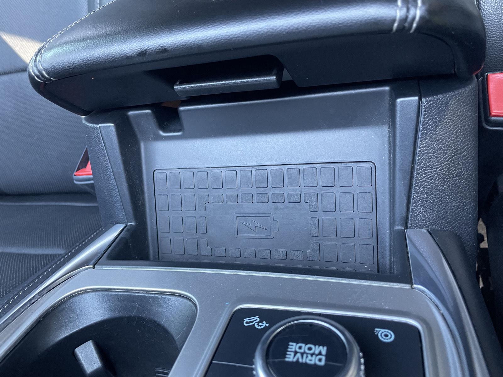Vehicle photo 33