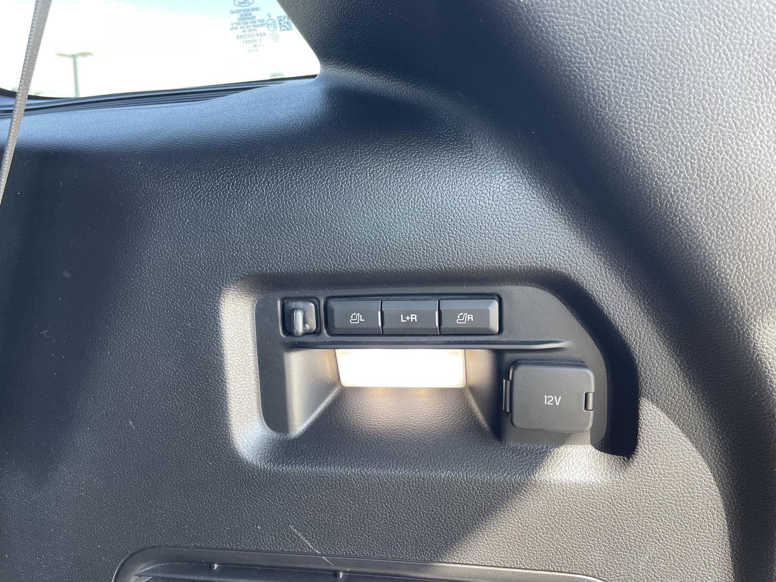Vehicle photo 41