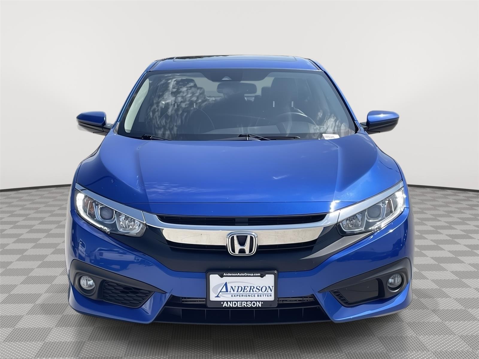 Vehicle photo 4
