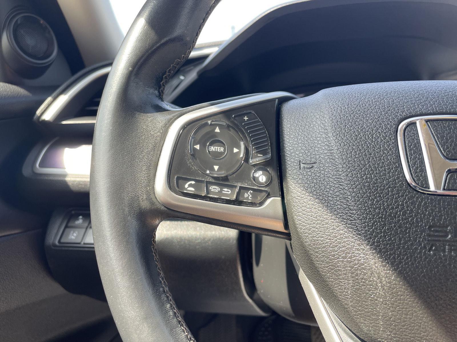 Vehicle photo 13