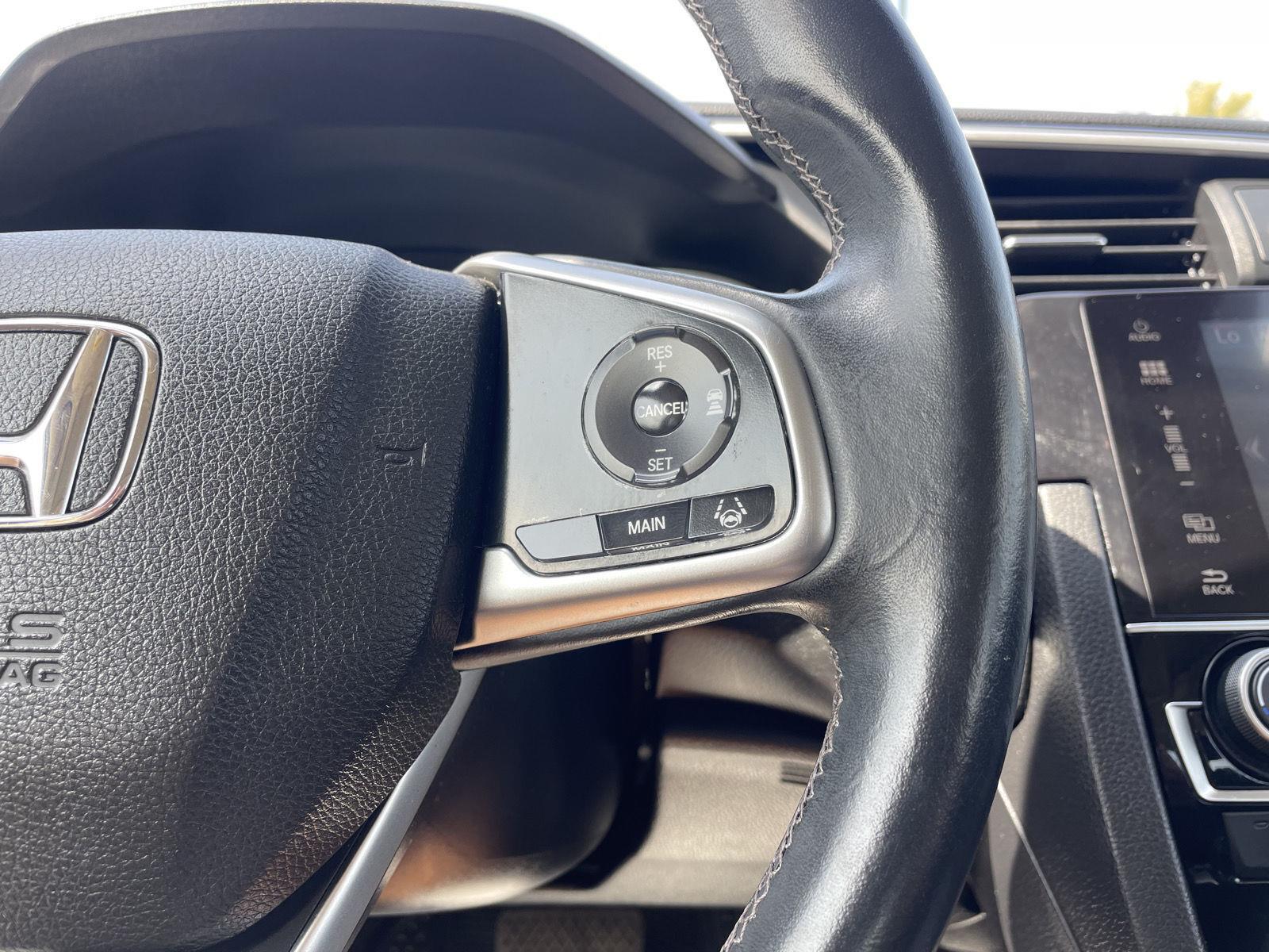Vehicle photo 14