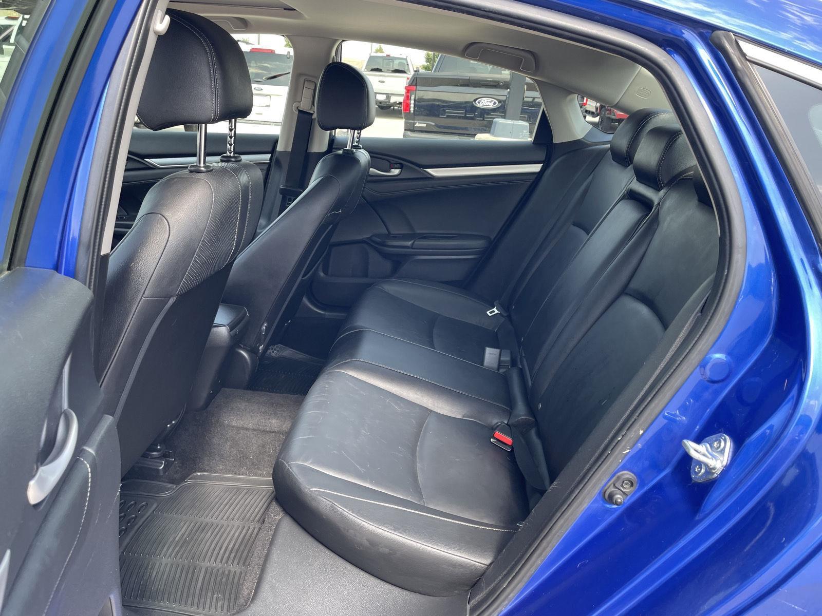 Vehicle photo 20