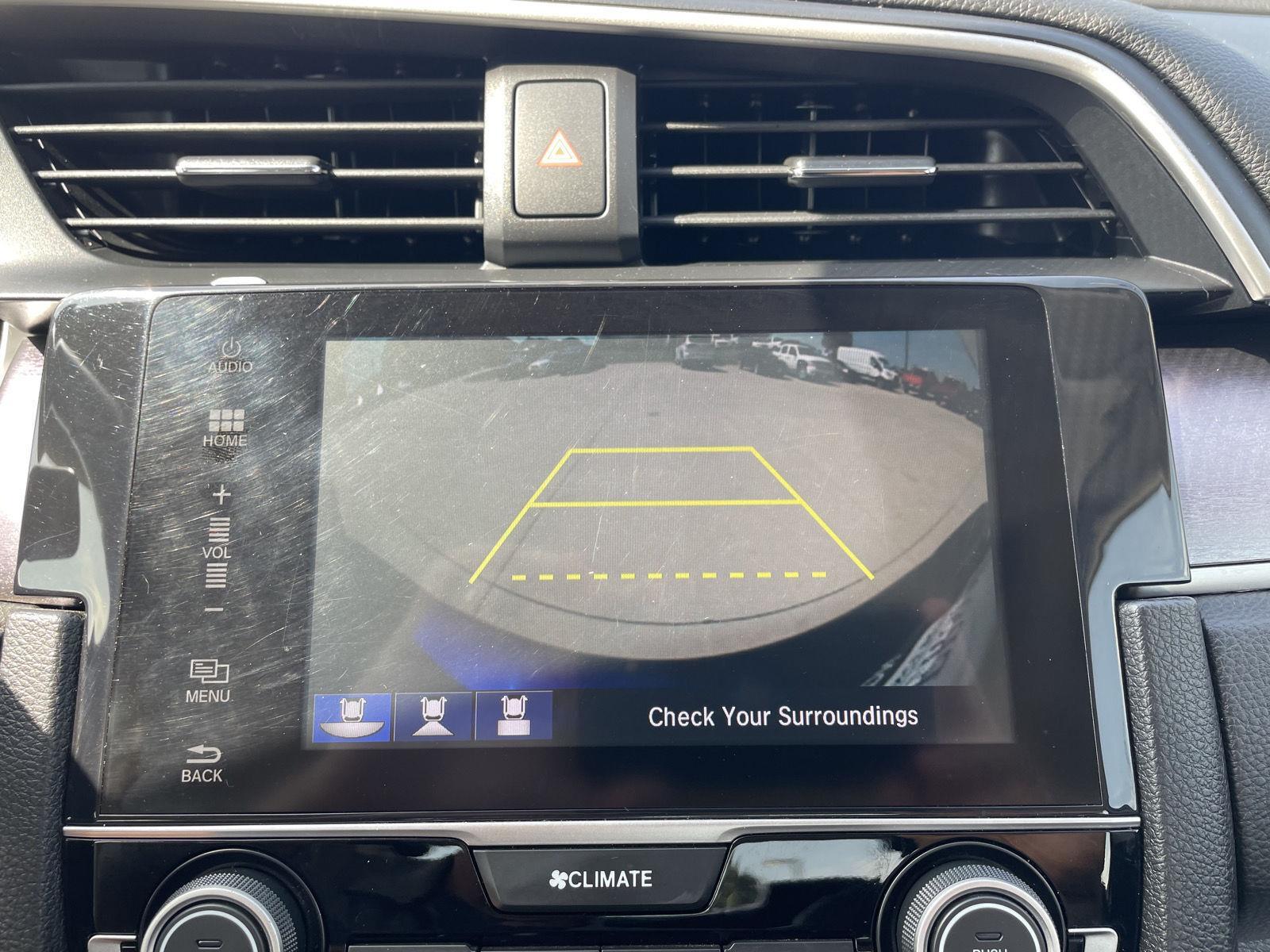 Vehicle photo 23