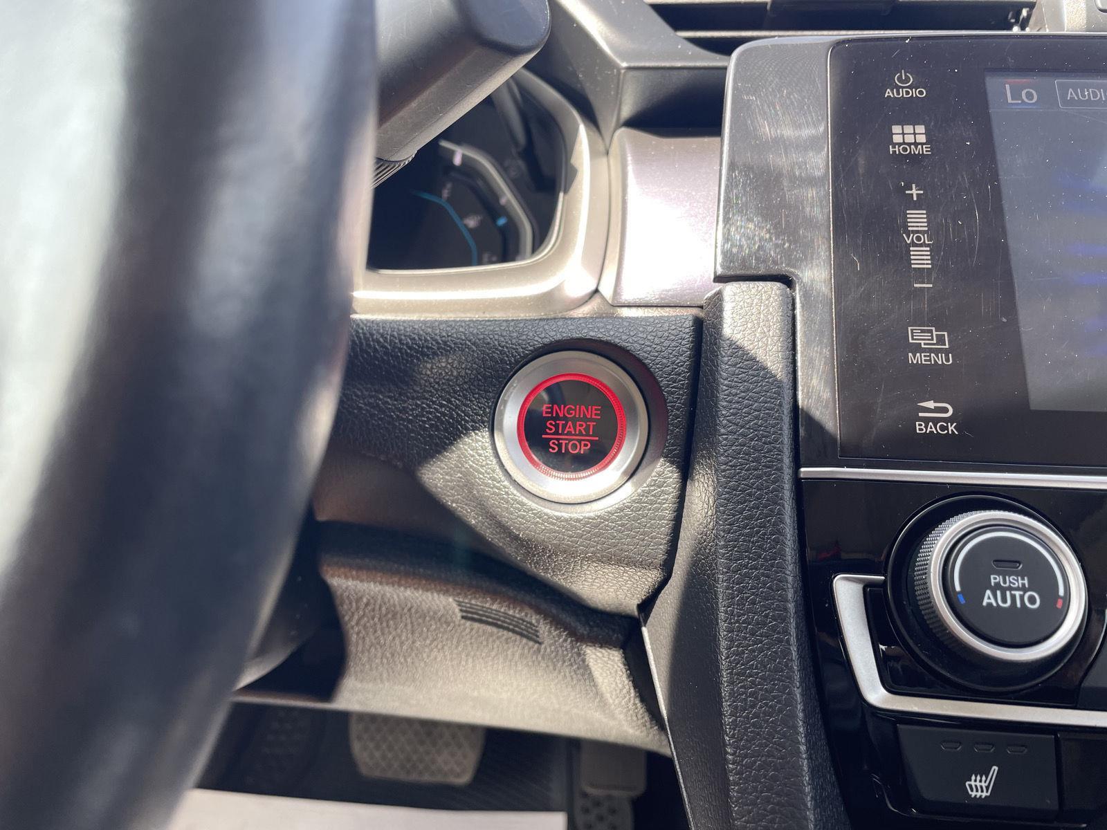 Vehicle photo 24