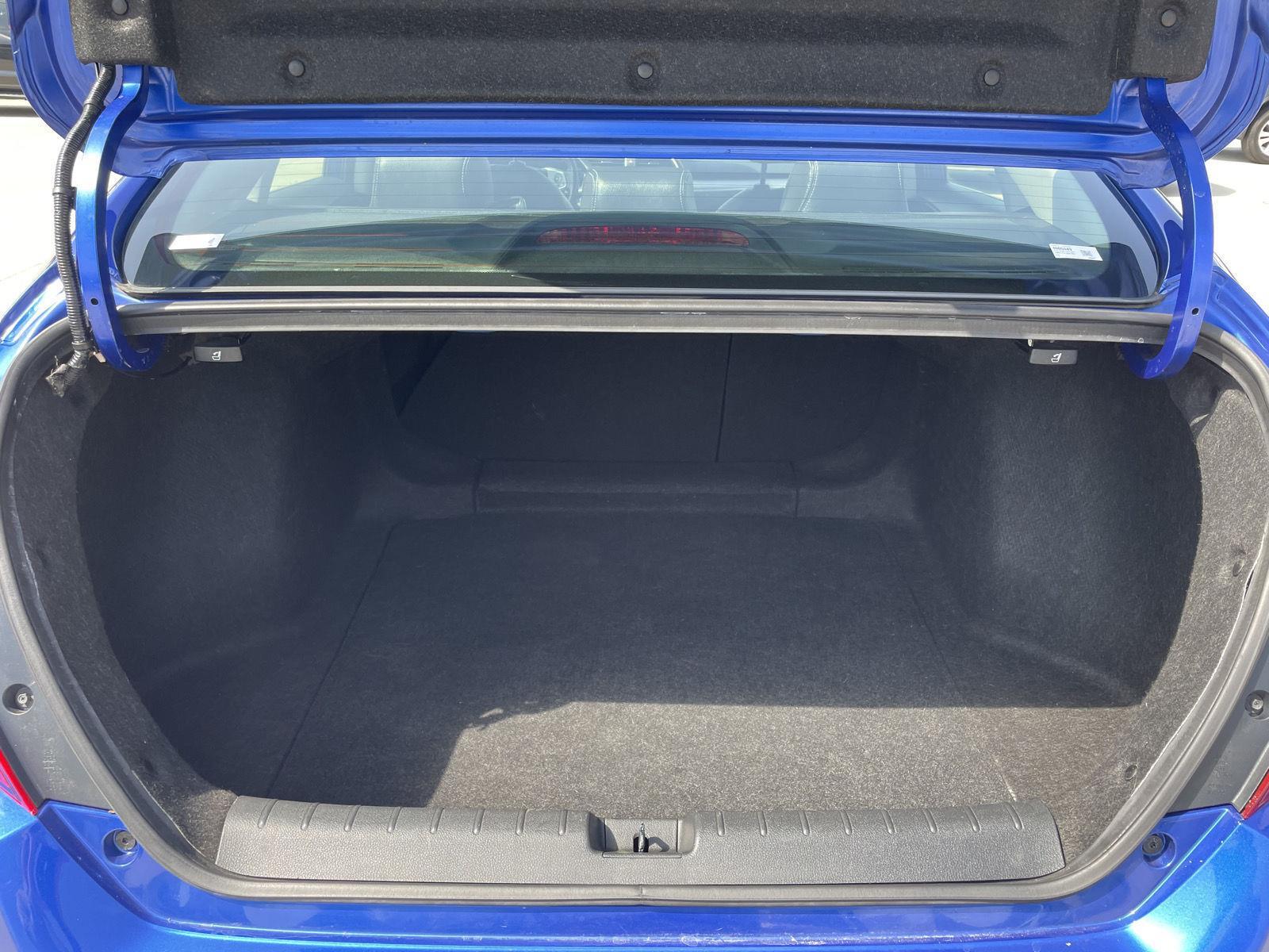 Vehicle photo 33